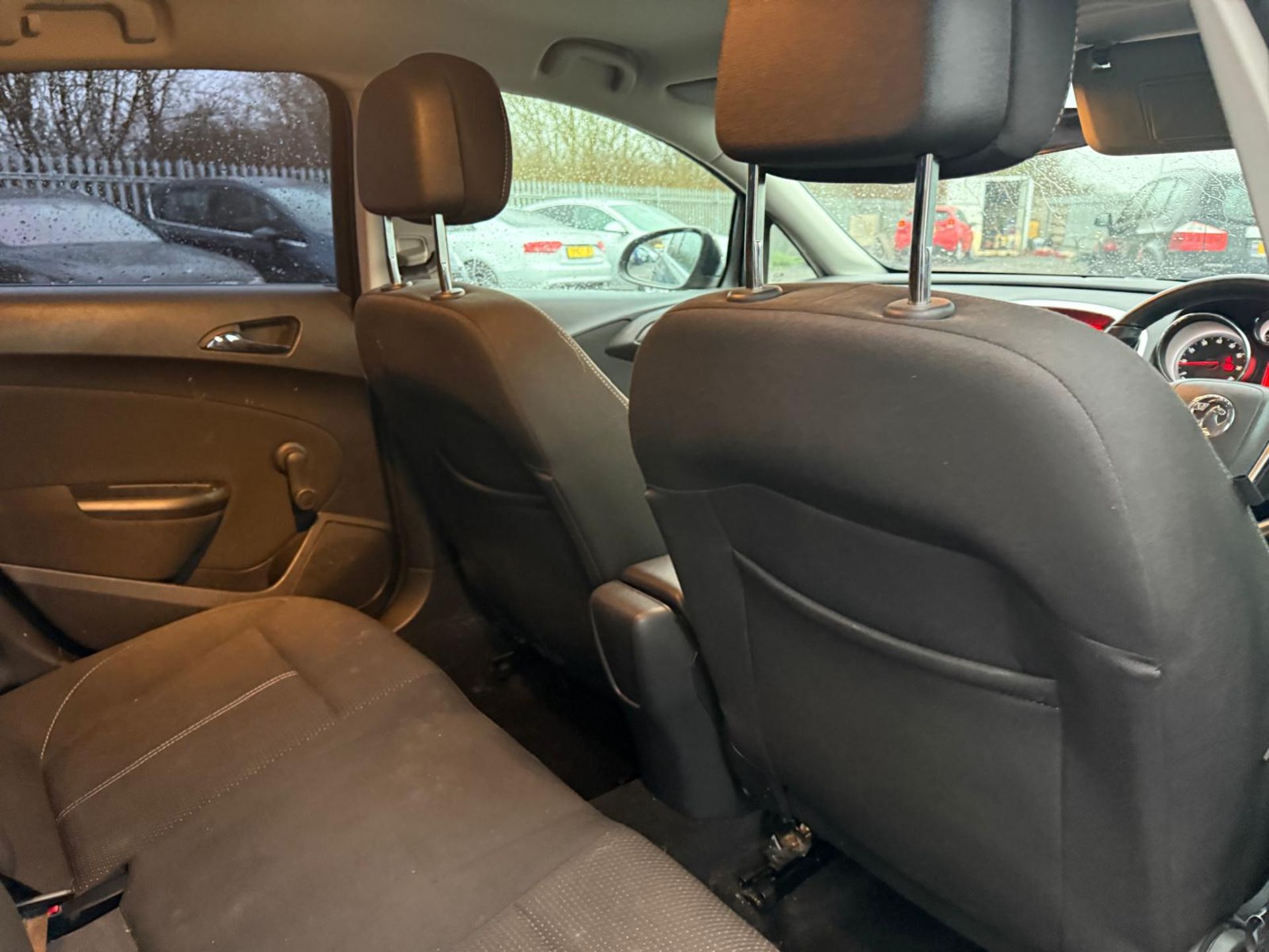 ** ON SALE ** VAUXHALL ASTRA 1.6 16V 115 SRI HATCHBACK 2014 (14) ULEZ COMPLIANT MOT JAN 2027 - Image 16 of 18