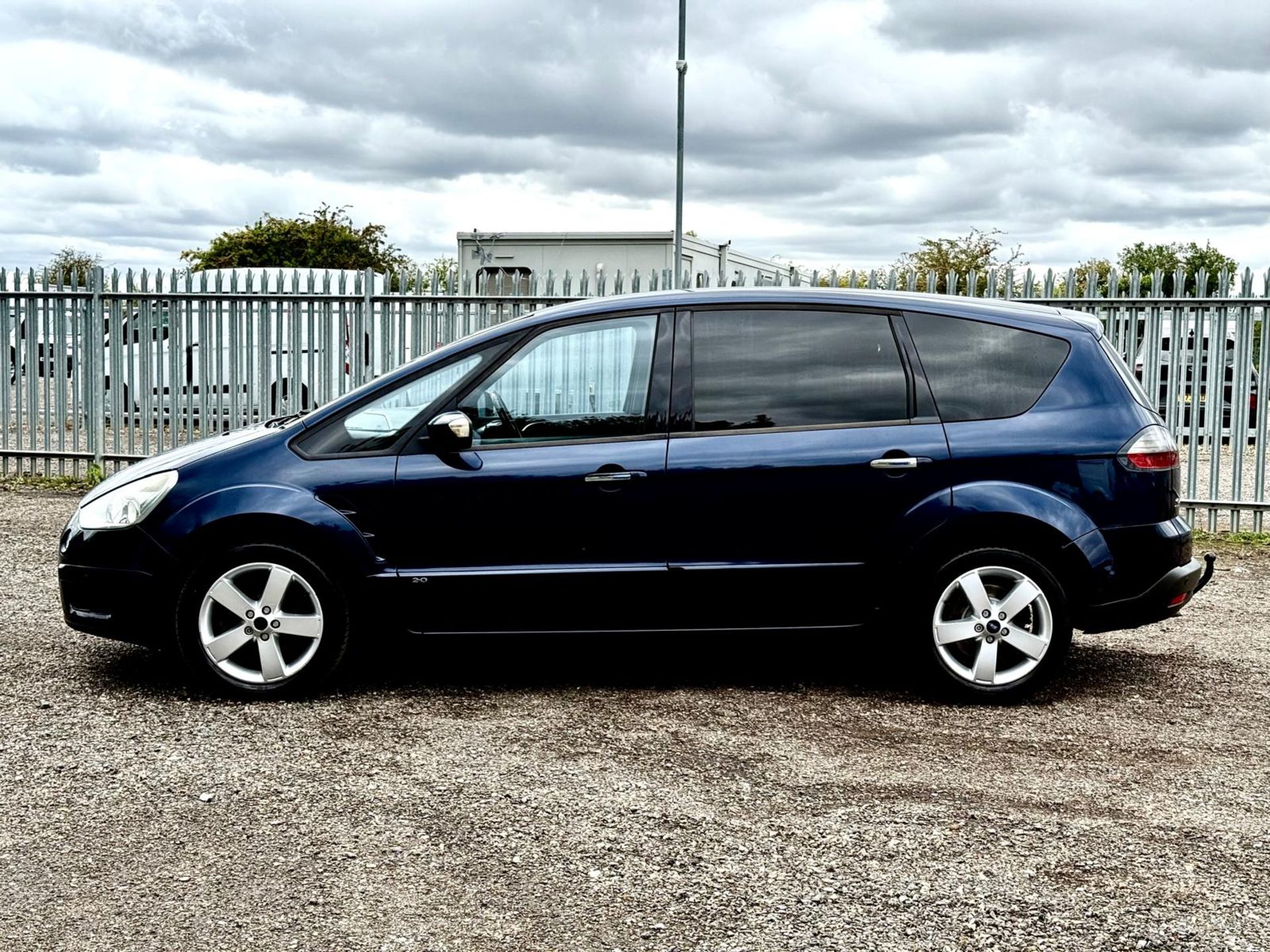 FORD S-MAX TITANIUM DIESEL 2.0 TDCI 143 MPV 7 SEATS 2009 (09) - Image 5 of 21