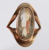 A 9ct gold quartz ring, the elongated stone 20mm, 5.86g