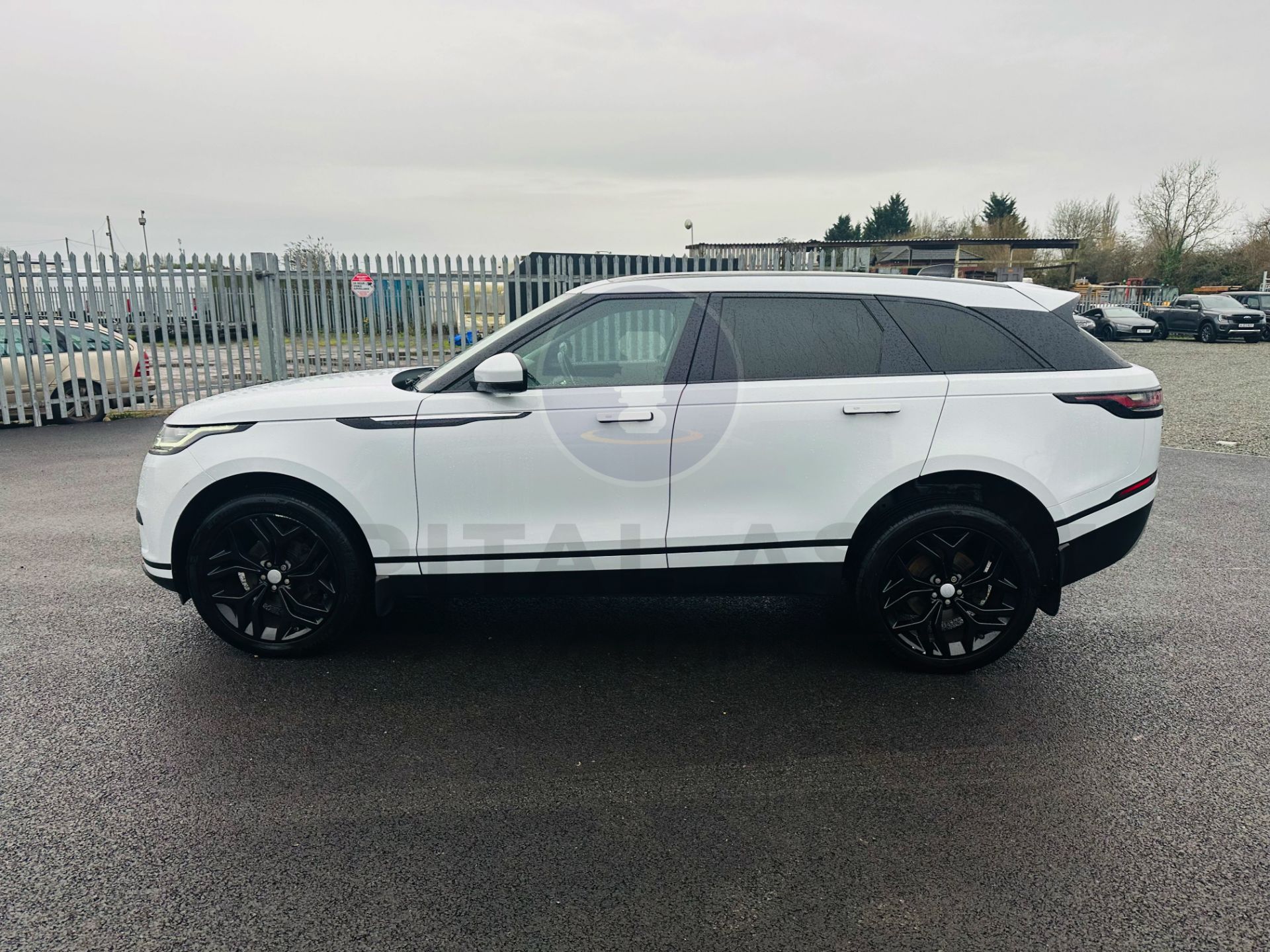 RANGE ROVER VELAR R-DYNAMIC SE AUTO AWD 