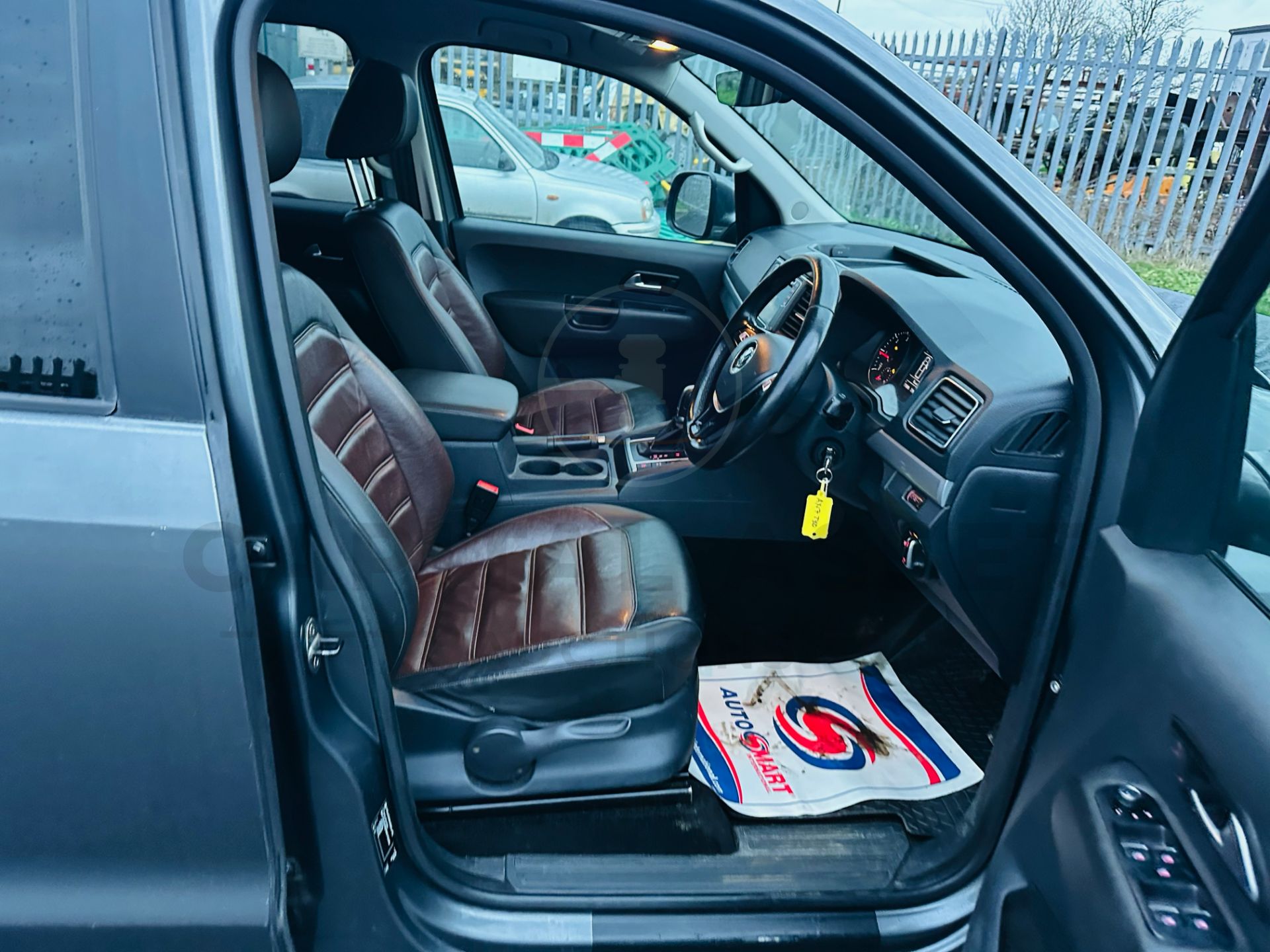 VOLKSWAGEN AMAROK 3.0TDI V6 *HIGHLINE EDIITON* 4 MOTION DSG AUTO - 1 OWNER FROM NEW. - EURO 6 - Image 19 of 31