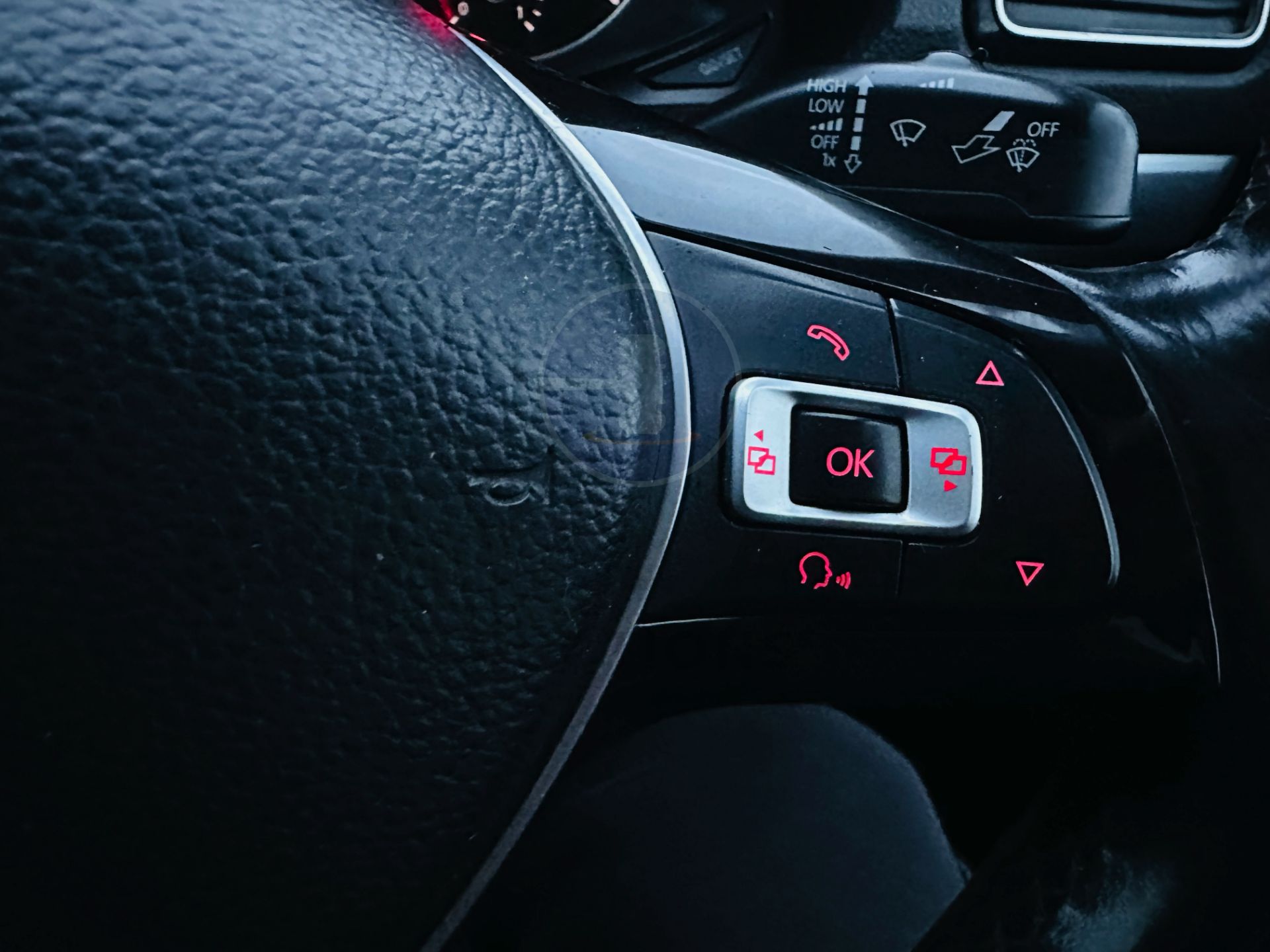 VOLKSWAGEN AMAROK 3.0TDI V6 *HIGHLINE EDIITON* 4 MOTION DSG AUTO - 1 OWNER FROM NEW. - EURO 6 - Image 29 of 31