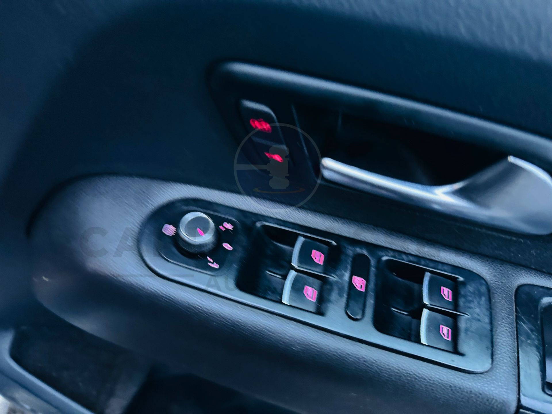 VOLKSWAGEN AMAROK 3.0TDI V6 *HIGHLINE EDIITON* 4 MOTION DSG AUTO - 1 OWNER FROM NEW. - EURO 6 - Image 22 of 31