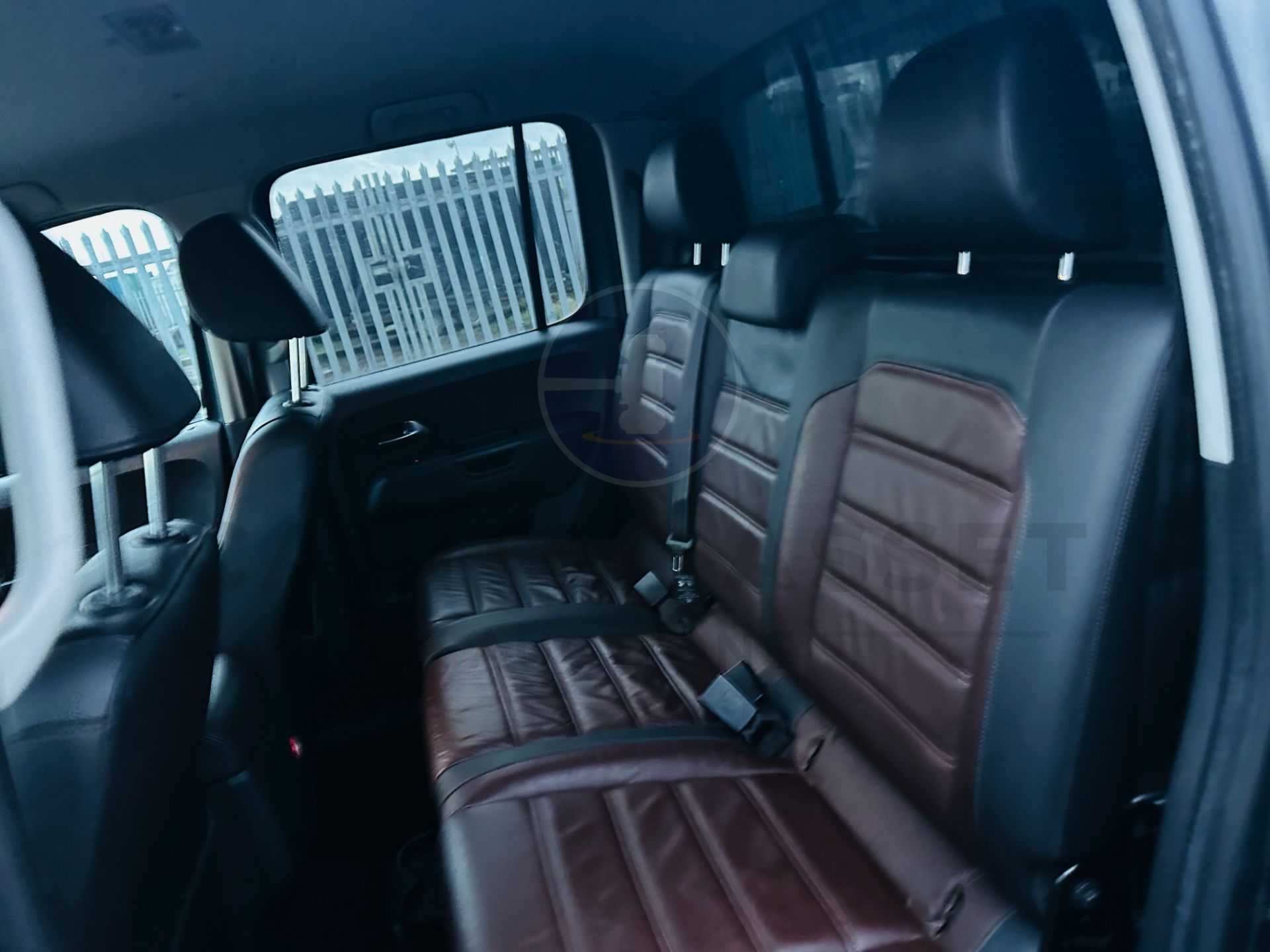 VOLKSWAGEN AMAROK 3.0TDI V6 *HIGHLINE EDIITON* 4 MOTION DSG AUTO - 1 OWNER FROM NEW. - EURO 6 - Image 15 of 31