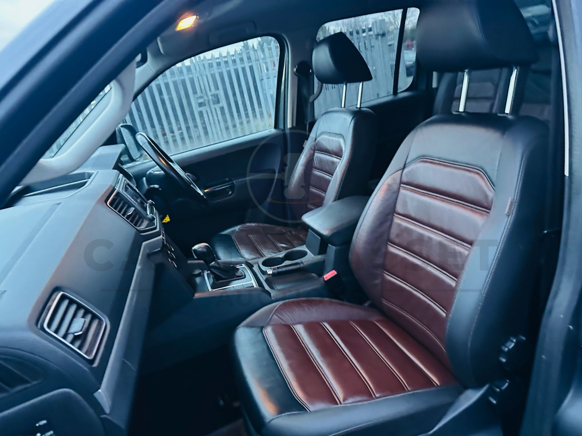 VOLKSWAGEN AMAROK 3.0TDI V6 *HIGHLINE EDIITON* 4 MOTION DSG AUTO - 1 OWNER FROM NEW. - EURO 6 - Image 17 of 31