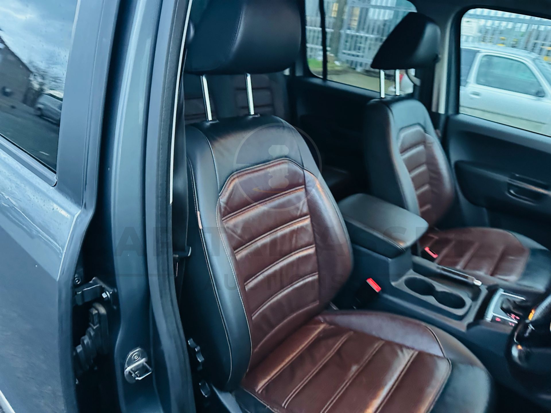VOLKSWAGEN AMAROK 3.0TDI V6 *HIGHLINE EDIITON* 4 MOTION DSG AUTO - 1 OWNER FROM NEW. - EURO 6 - Image 20 of 31