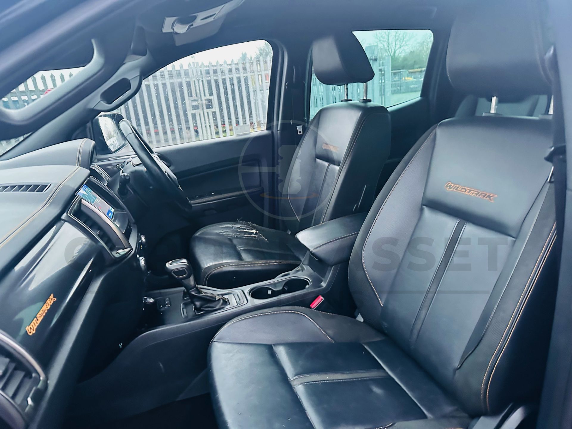 FORD RANGER *WILDTRAK* DOUBLE CAB PICK-UP (2022 - EURO 6) 2.0 TDCI 'ECOBLUE' - 10 SPEED AUTOMATIC - Image 17 of 32