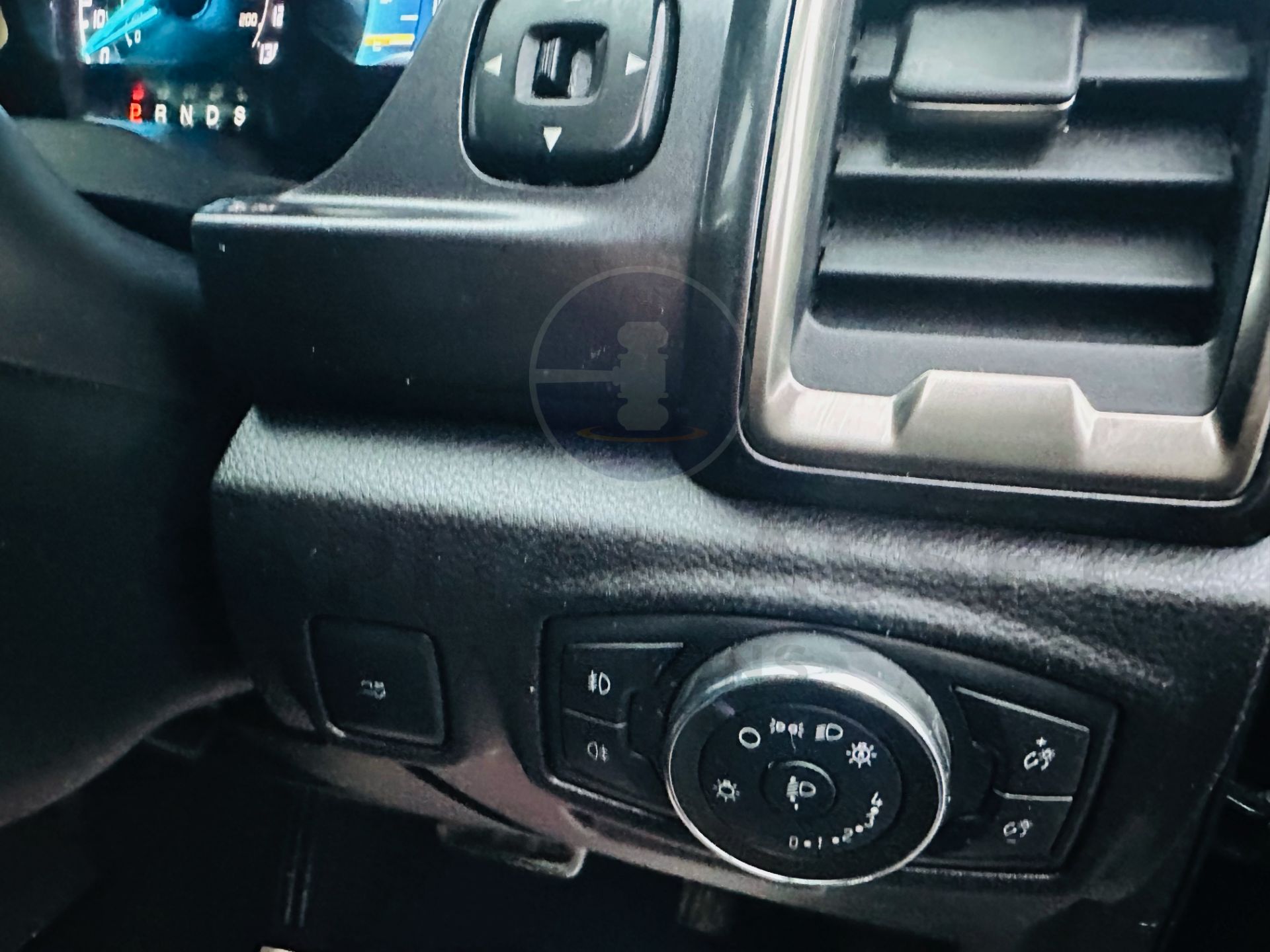 FORD RANGER *WILDTRAK* DOUBLE CAB PICK-UP (2022 - EURO 6) 2.0 TDCI 'ECOBLUE' - 10 SPEED AUTOMATIC - Image 23 of 32