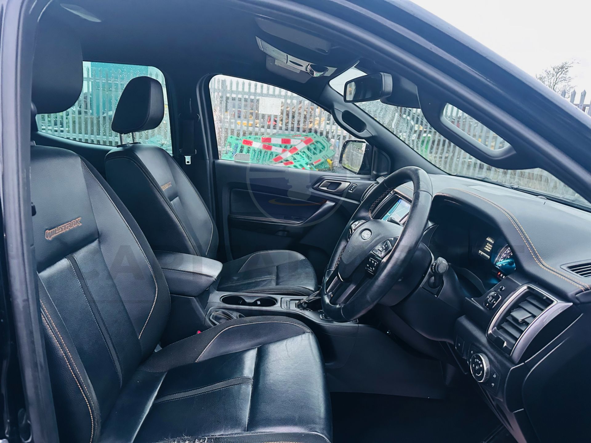 FORD RANGER *WILDTRAK* DOUBLE CAB PICK-UP (2022 - EURO 6) 2.0 TDCI 'ECOBLUE' - 10 SPEED AUTOMATIC - Image 19 of 32