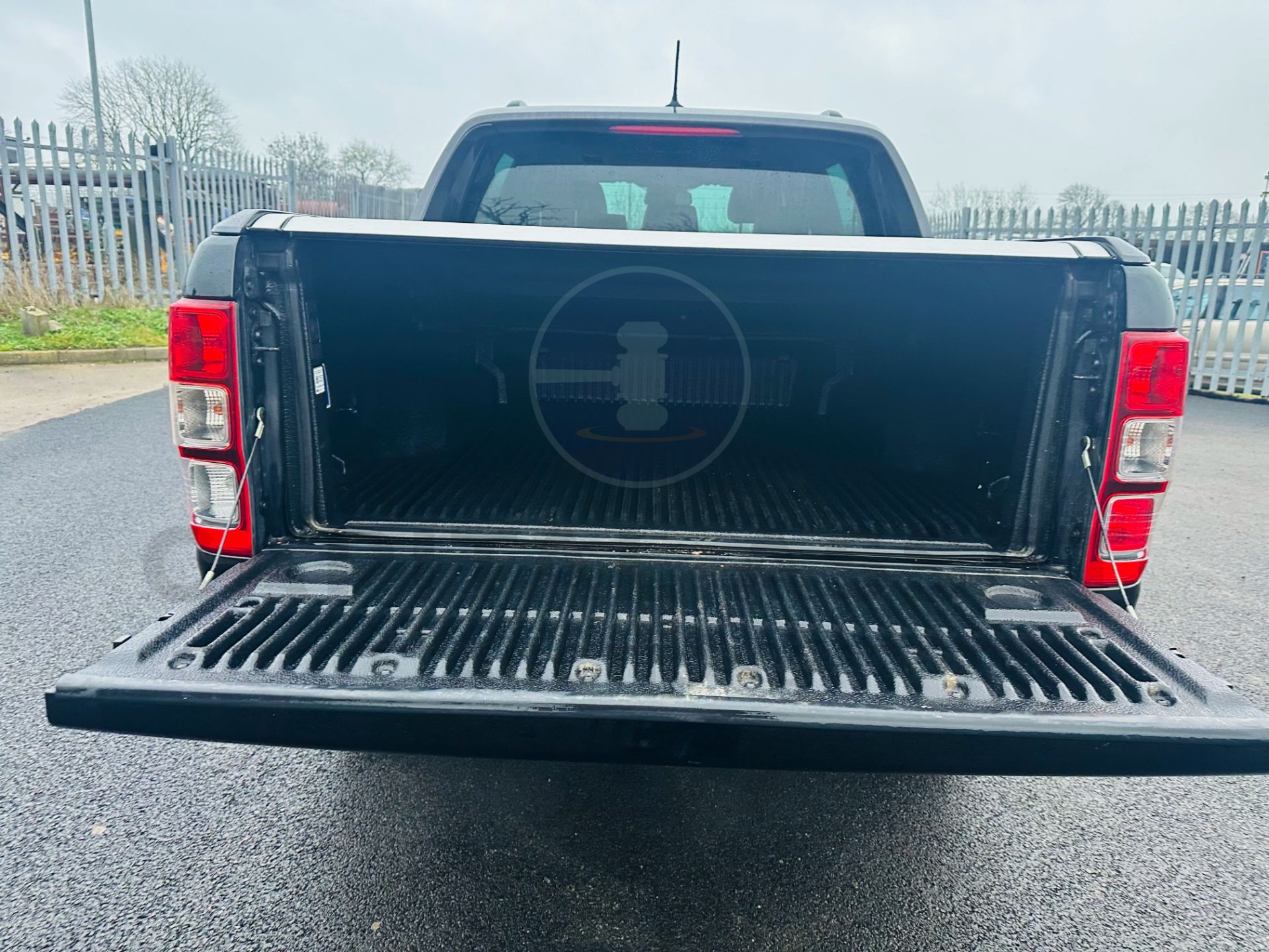 FORD RANGER *WILDTRAK* DOUBLE CAB PICK-UP (2022 - EURO 6) 2.0 TDCI 'ECOBLUE' - 10 SPEED AUTOMATIC - Image 13 of 32