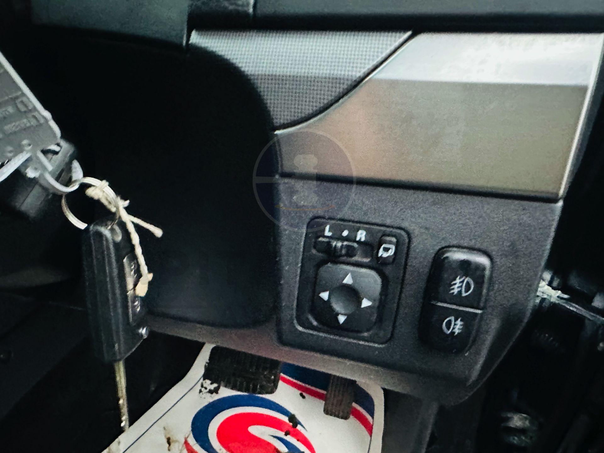 (On Sale) MITSUBISHI SHOGUN 3.2 DI-DC "SG3" AUTOMATIC (2018) SAT NAV - LEATHER - PAN ROOF - NO VAT!! - Image 25 of 32