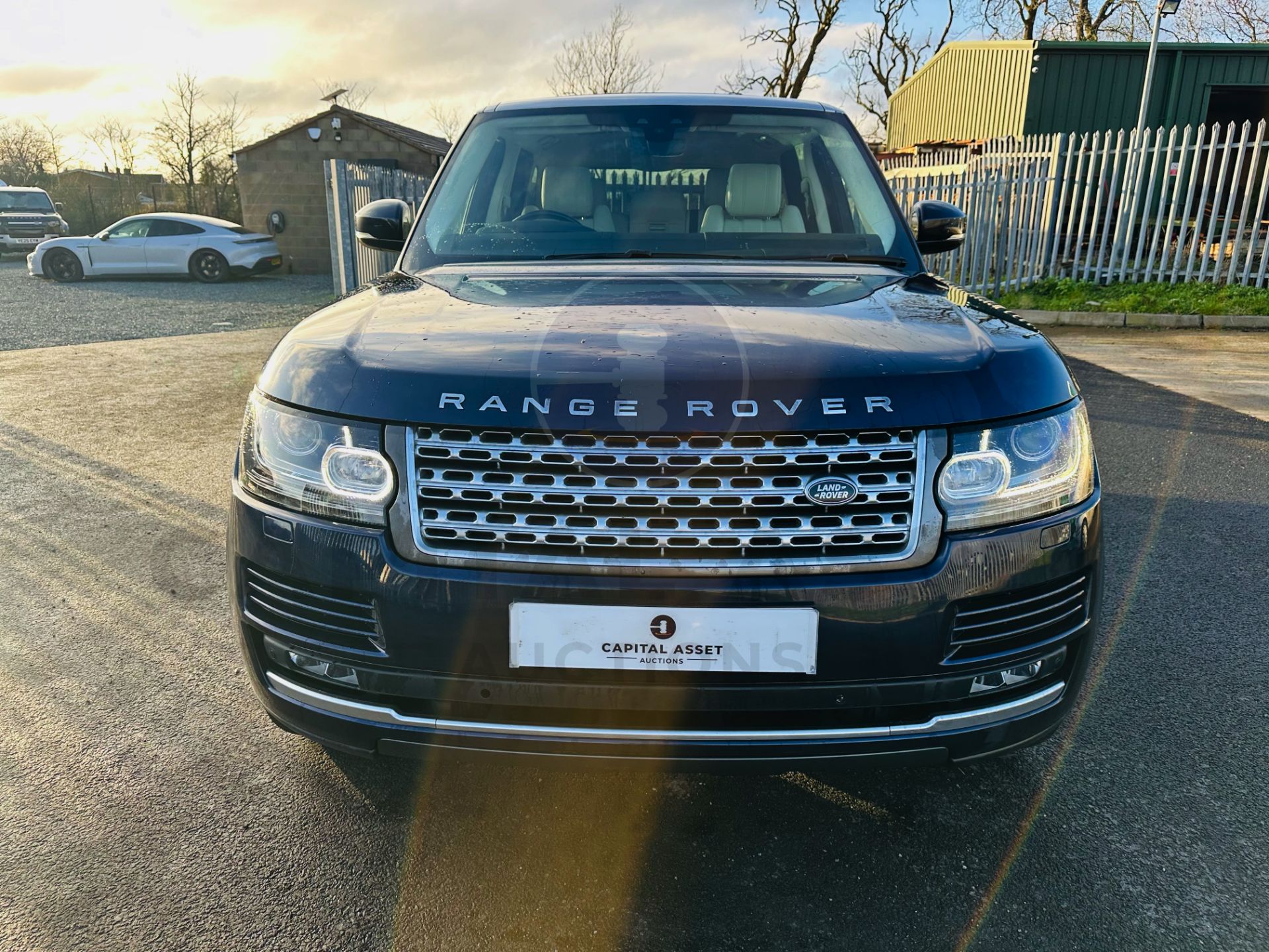 RANGE ROVER VOGUE "3.0 TDV6" AUTO - 17 REG - AIR SUSPENSION - LEATHER -SAT NAV - MEGA SPEC - NO VAT! - Image 3 of 37