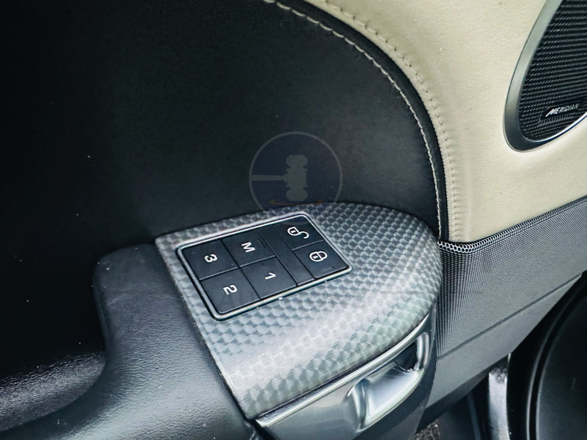 RANGE ROVER SPORT 3.0 "SDV6" AUTO "HSE DYNAMIC" 1 OWNER - 2019 MODEL - SAT NAV - PAN ROOF - NO VAT! - Image 20 of 38