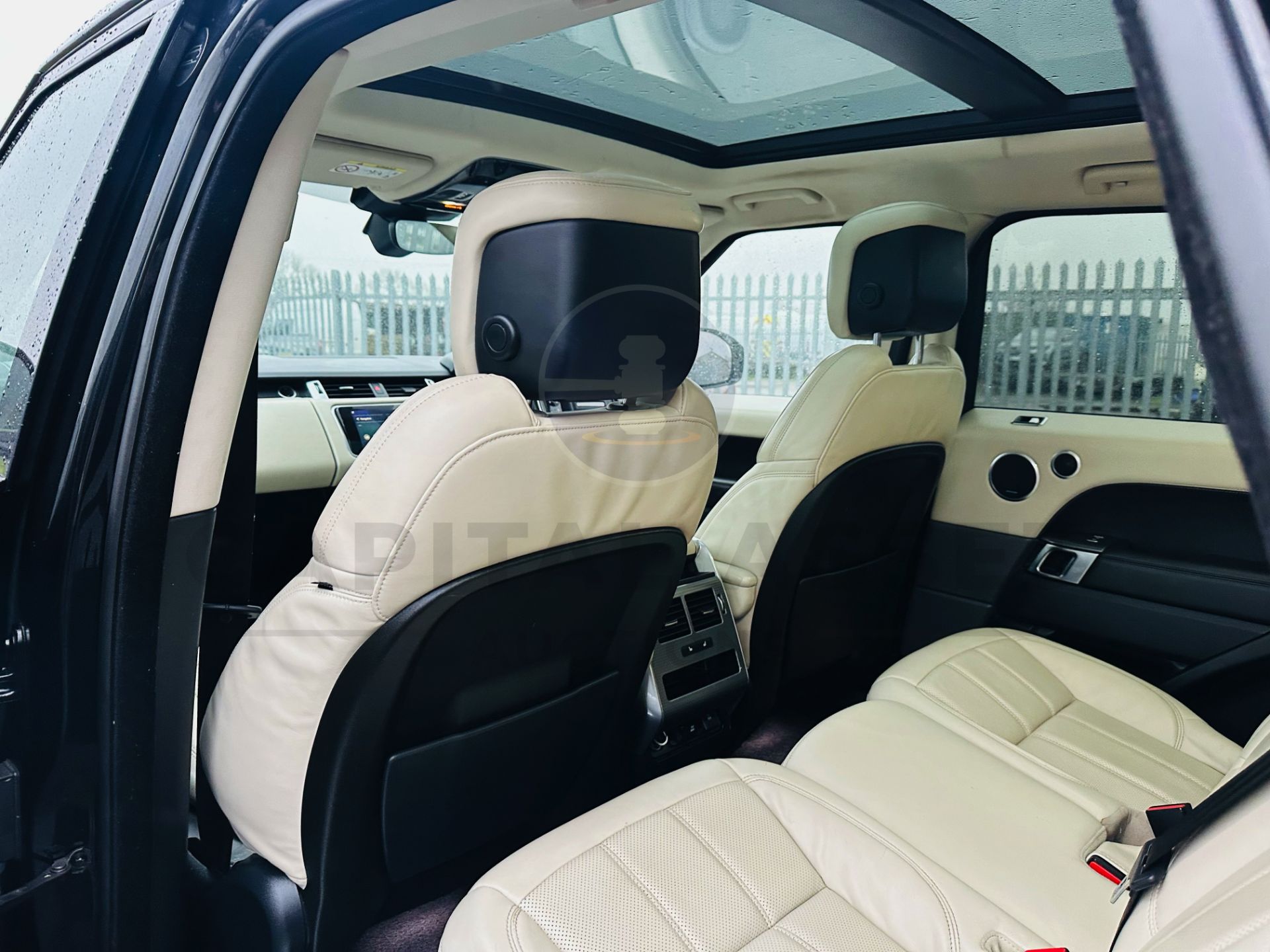 RANGE ROVER SPORT 3.0 "SDV6" AUTO "HSE DYNAMIC" 1 OWNER - 2019 MODEL - SAT NAV - PAN ROOF - NO VAT! - Image 16 of 38