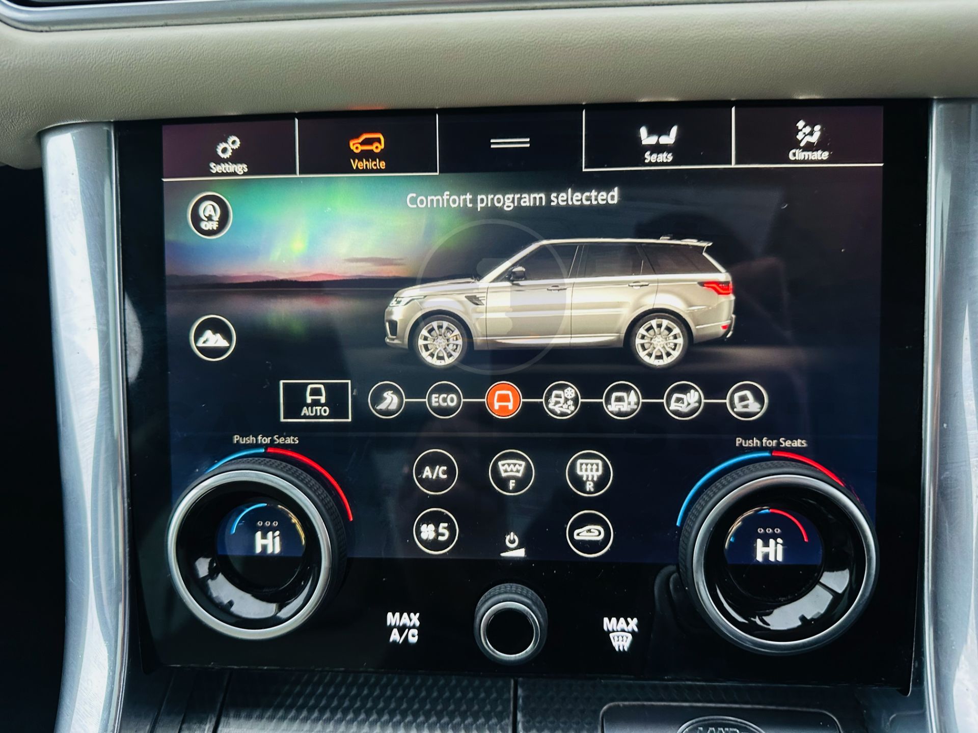 RANGE ROVER SPORT 3.0 "SDV6" AUTO "HSE DYNAMIC" 1 OWNER - 2019 MODEL - SAT NAV - PAN ROOF - NO VAT! - Image 30 of 38