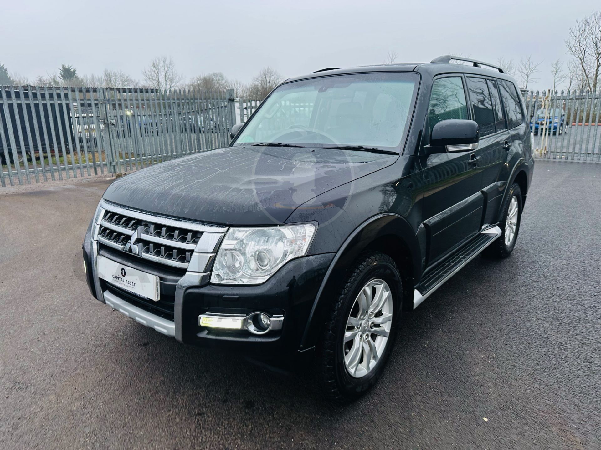 (On Sale) MITSUBISHI SHOGUN 3.2 DI-DC "SG3" AUTOMATIC (2018) SAT NAV - LEATHER - PAN ROOF - NO VAT!! - Image 4 of 32