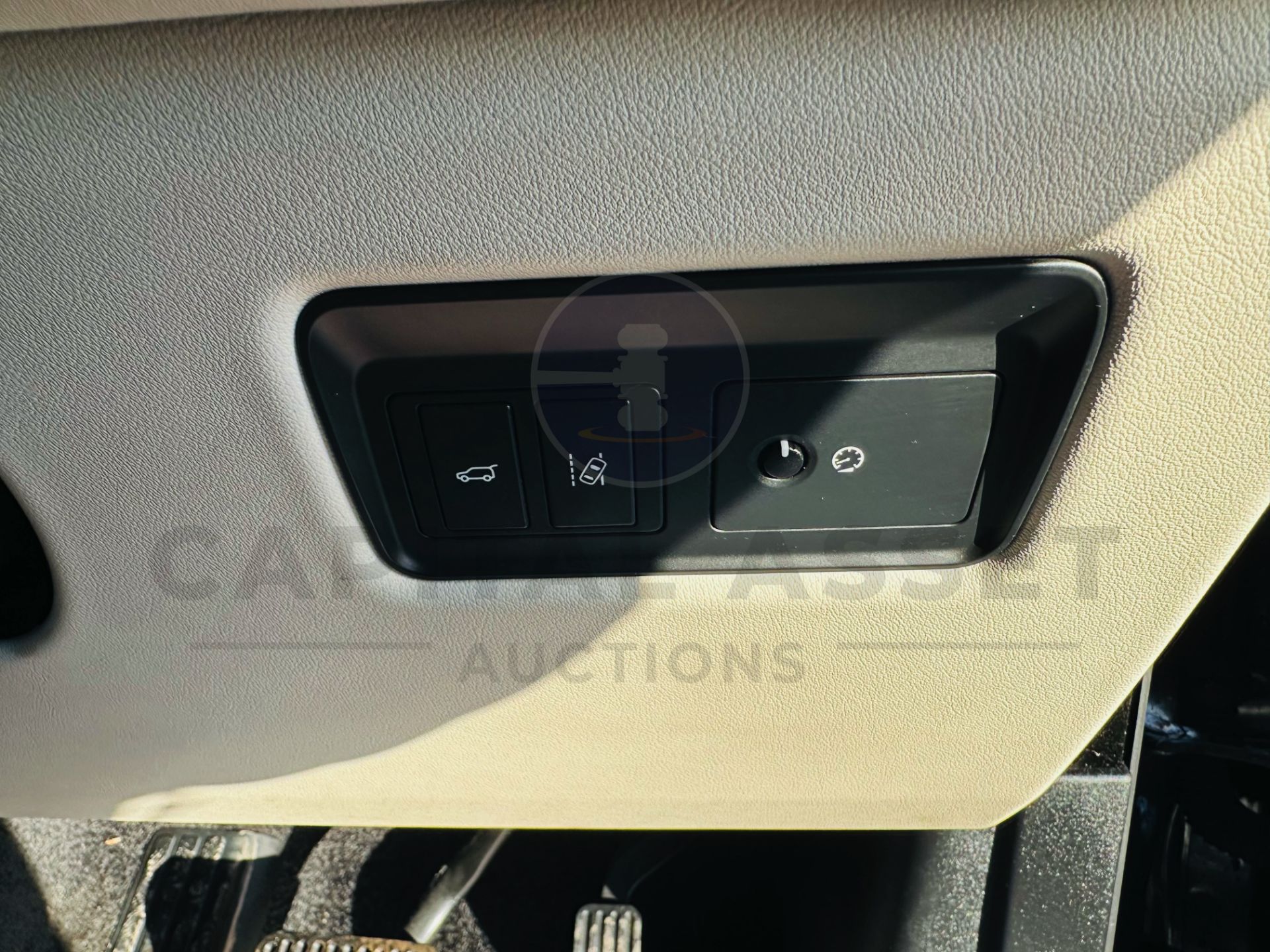 RANGE ROVER VOGUE "3.0 TDV6" AUTO - 17 REG - AIR SUSPENSION - LEATHER -SAT NAV - MEGA SPEC - NO VAT! - Image 26 of 37