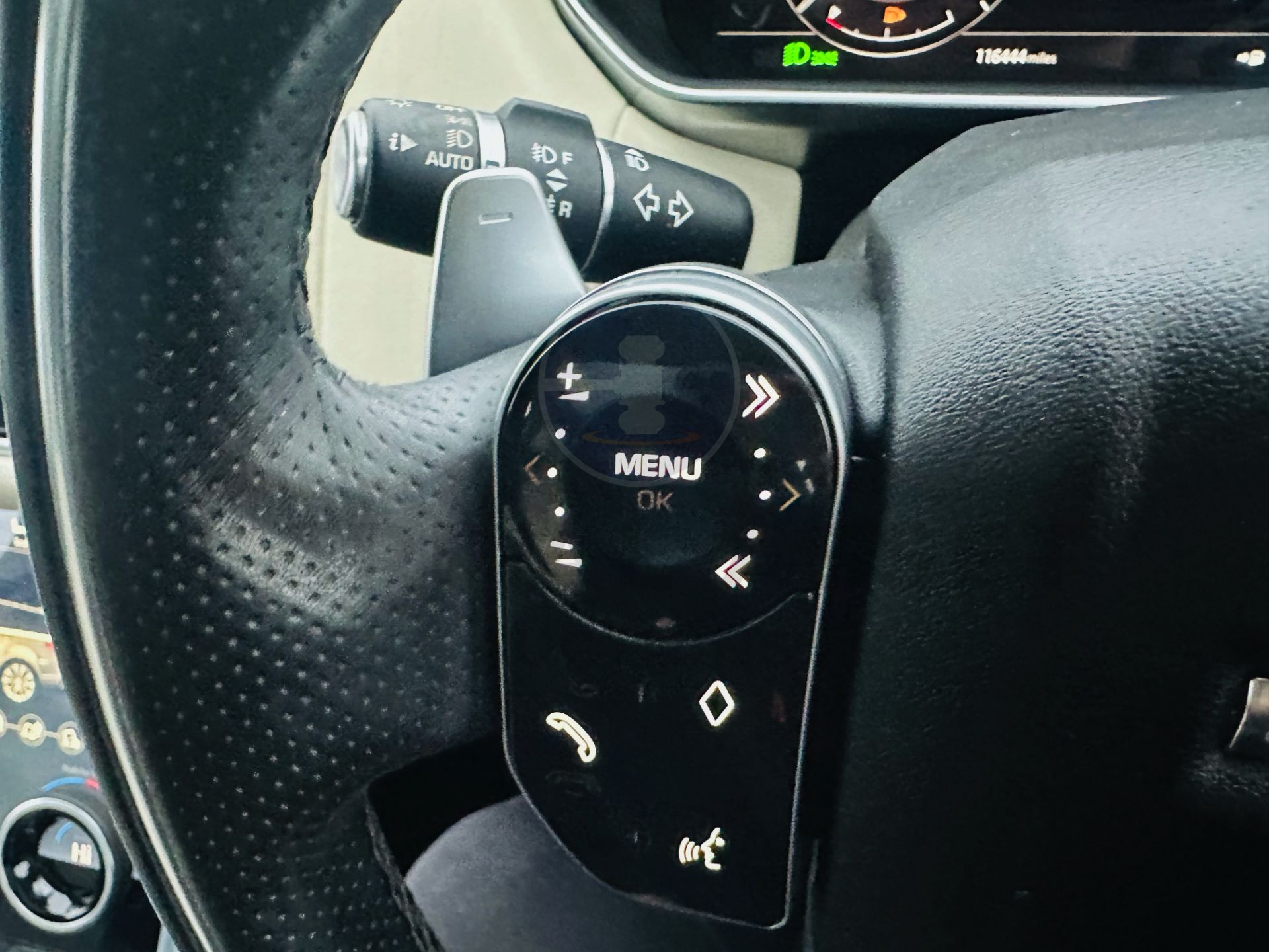 RANGE ROVER SPORT 3.0 "SDV6" AUTO "HSE DYNAMIC" 1 OWNER - 2019 MODEL - SAT NAV - PAN ROOF - NO VAT! - Image 35 of 38