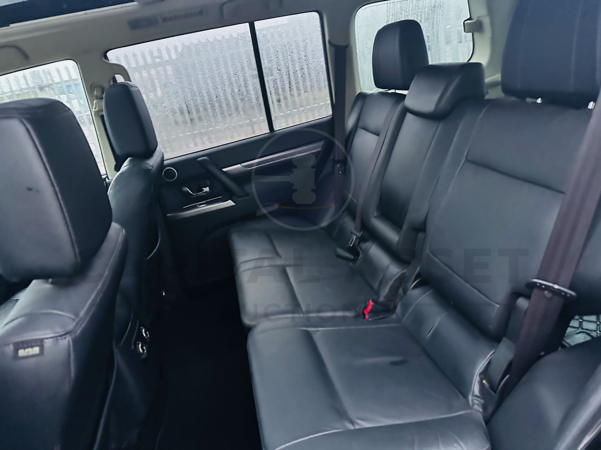 (On Sale) MITSUBISHI SHOGUN 3.2 DI-DC "SG3" AUTOMATIC (2018) SAT NAV - LEATHER - PAN ROOF - NO VAT!! - Image 16 of 32