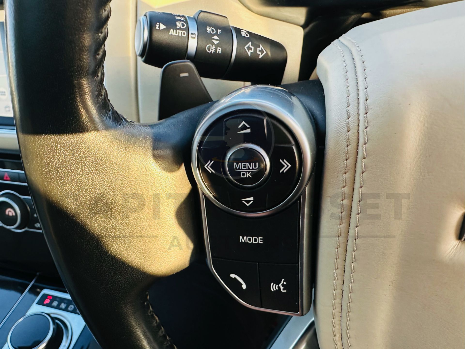 RANGE ROVER VOGUE "3.0 TDV6" AUTO - 17 REG - AIR SUSPENSION - LEATHER -SAT NAV - MEGA SPEC - NO VAT! - Image 34 of 37