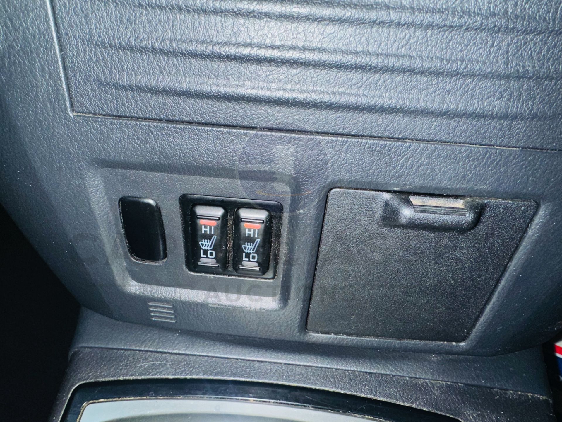 (On Sale) MITSUBISHI SHOGUN 3.2 DI-DC "SG3" AUTOMATIC (2018) SAT NAV - LEATHER - PAN ROOF - NO VAT!! - Image 27 of 32