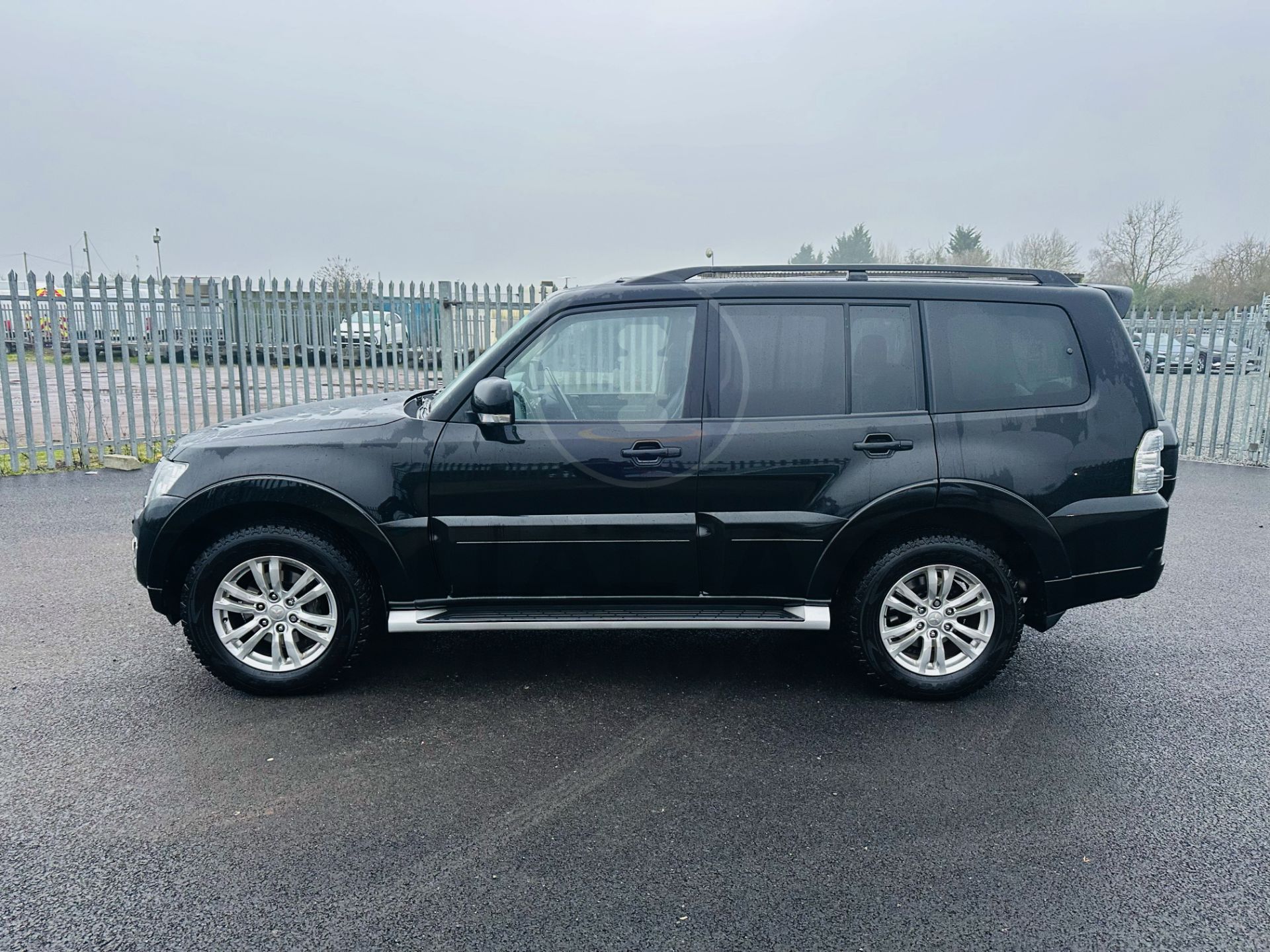 (On Sale) MITSUBISHI SHOGUN 3.2 DI-DC "SG3" AUTOMATIC (2018) SAT NAV - LEATHER - PAN ROOF - NO VAT!! - Image 6 of 32
