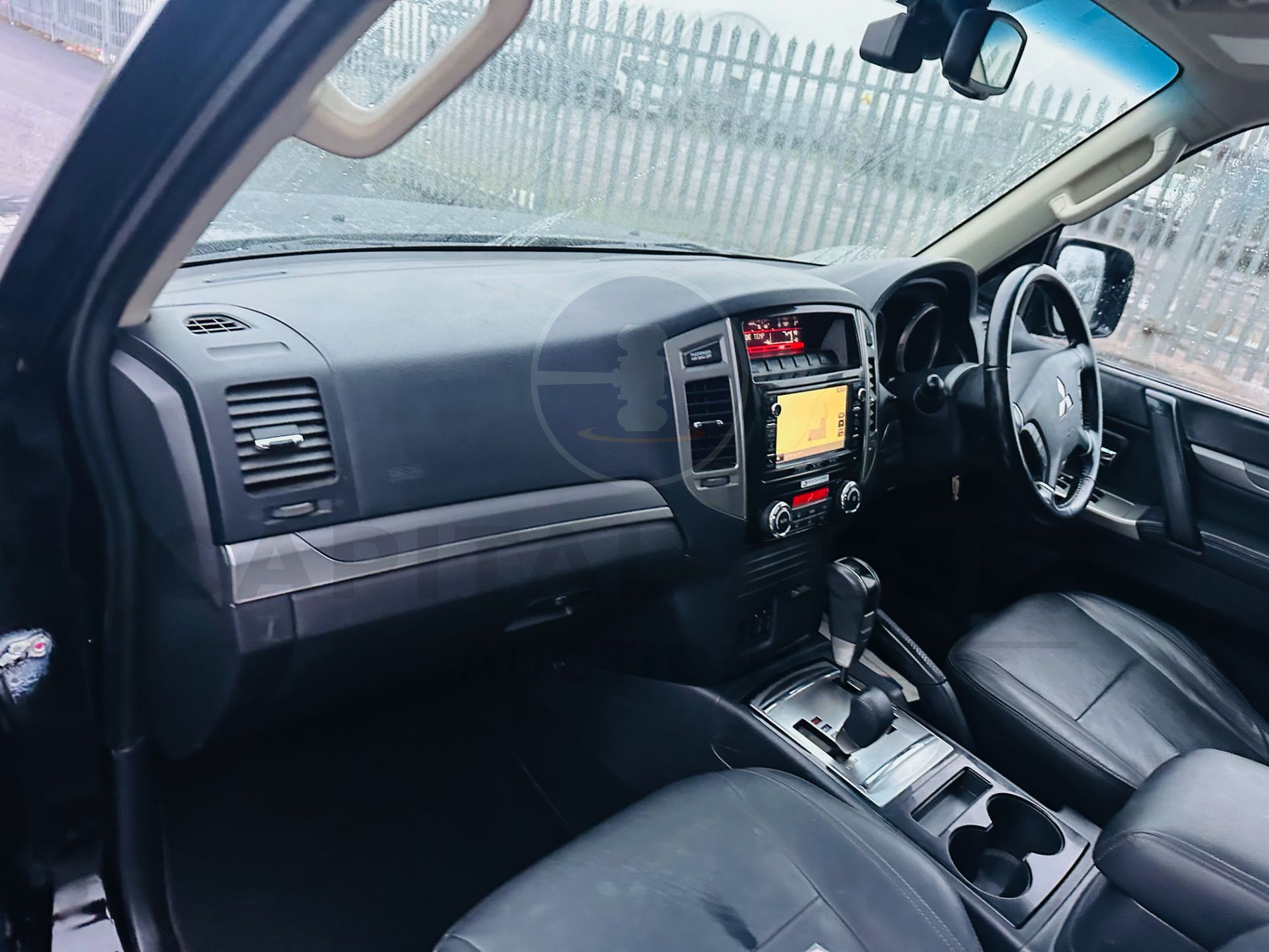 (On Sale) MITSUBISHI SHOGUN 3.2 DI-DC "SG3" AUTOMATIC (2018) SAT NAV - LEATHER - PAN ROOF - NO VAT!! - Image 19 of 32