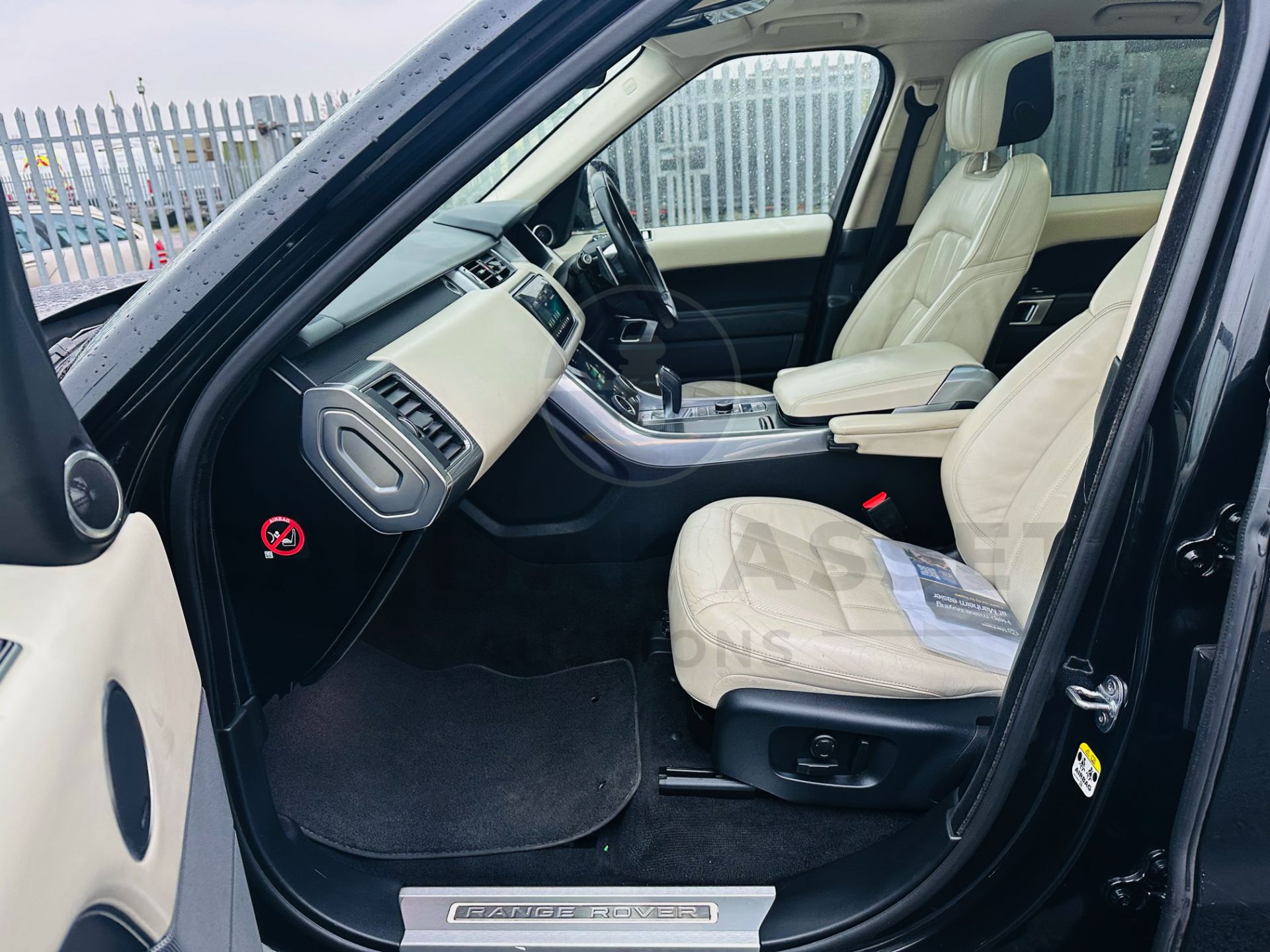 RANGE ROVER SPORT 3.0 "SDV6" AUTO "HSE DYNAMIC" 1 OWNER - 2019 MODEL - SAT NAV - PAN ROOF - NO VAT! - Image 17 of 38