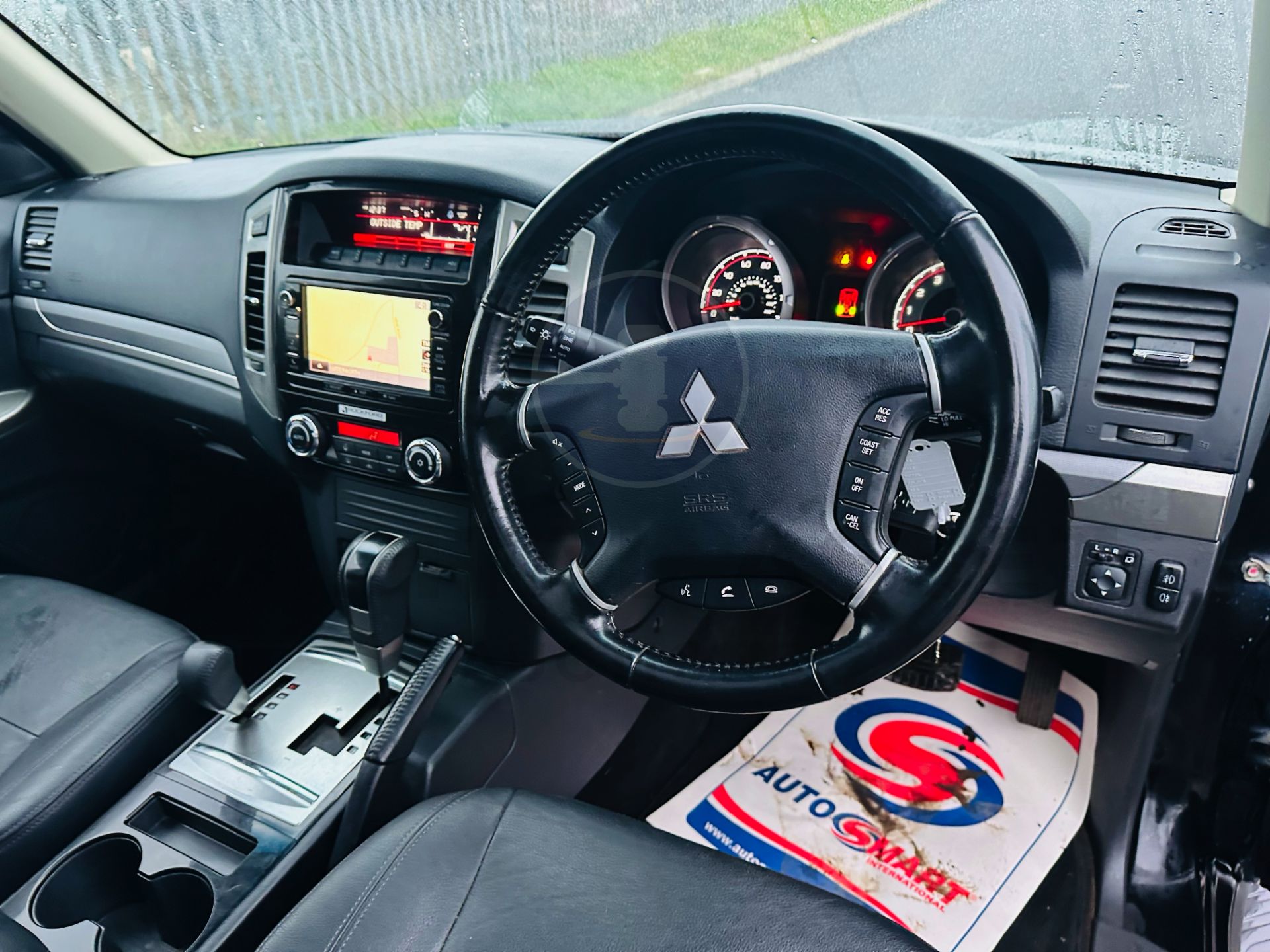 (On Sale) MITSUBISHI SHOGUN 3.2 DI-DC "SG3" AUTOMATIC (2018) SAT NAV - LEATHER - PAN ROOF - NO VAT!! - Image 23 of 32