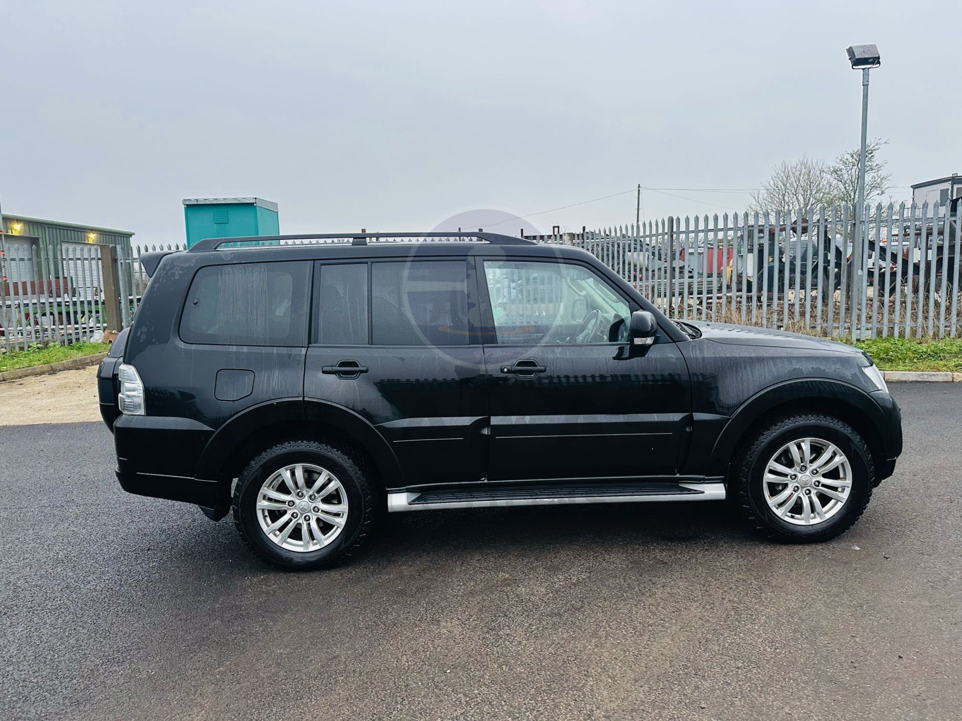 (On Sale) MITSUBISHI SHOGUN 3.2 DI-DC "SG3" AUTOMATIC (2018) SAT NAV - LEATHER - PAN ROOF - NO VAT!! - Image 10 of 32