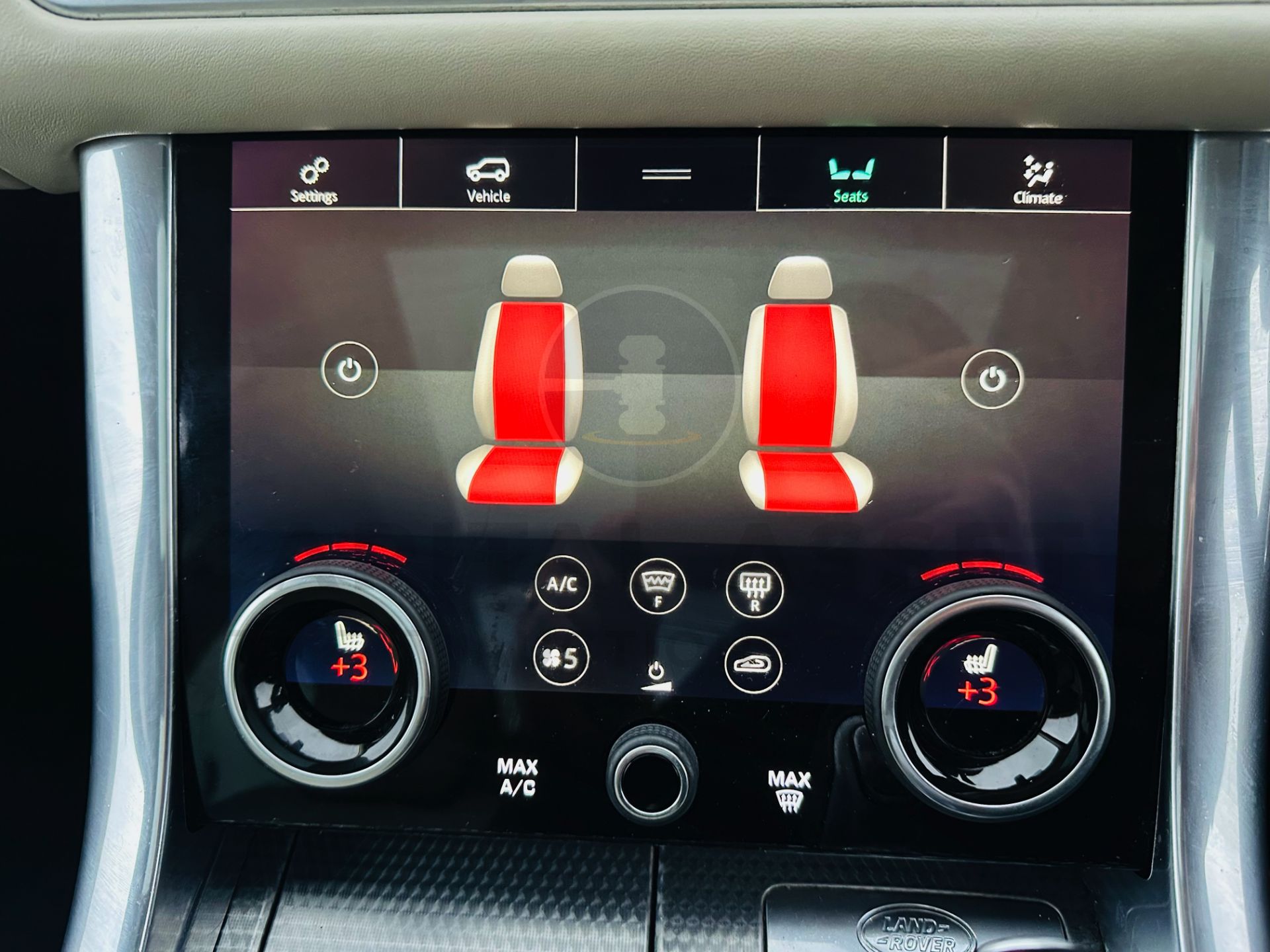 RANGE ROVER SPORT 3.0 "SDV6" AUTO "HSE DYNAMIC" 1 OWNER - 2019 MODEL - SAT NAV - PAN ROOF - NO VAT! - Image 29 of 38