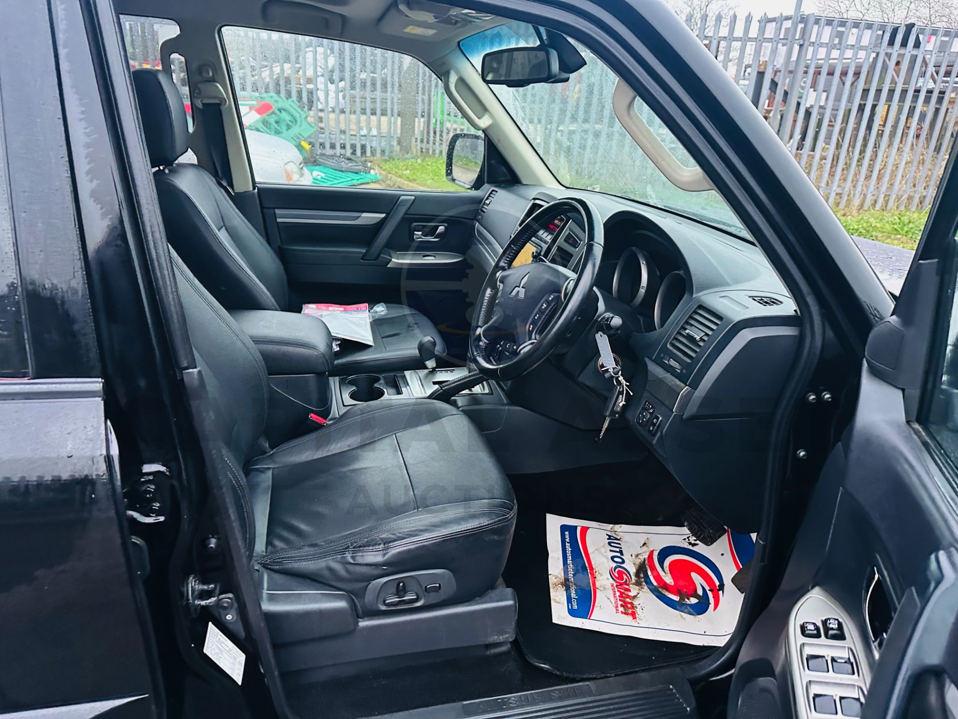 (On Sale) MITSUBISHI SHOGUN 3.2 DI-DC "SG3" AUTOMATIC (2018) SAT NAV - LEATHER - PAN ROOF - NO VAT!! - Image 20 of 32