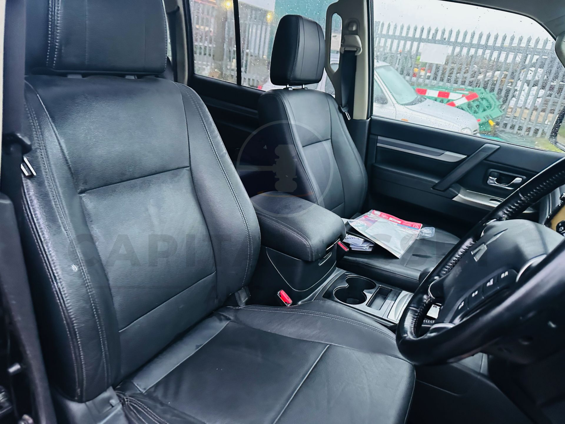 (On Sale) MITSUBISHI SHOGUN 3.2 DI-DC "SG3" AUTOMATIC (2018) SAT NAV - LEATHER - PAN ROOF - NO VAT!! - Image 21 of 32
