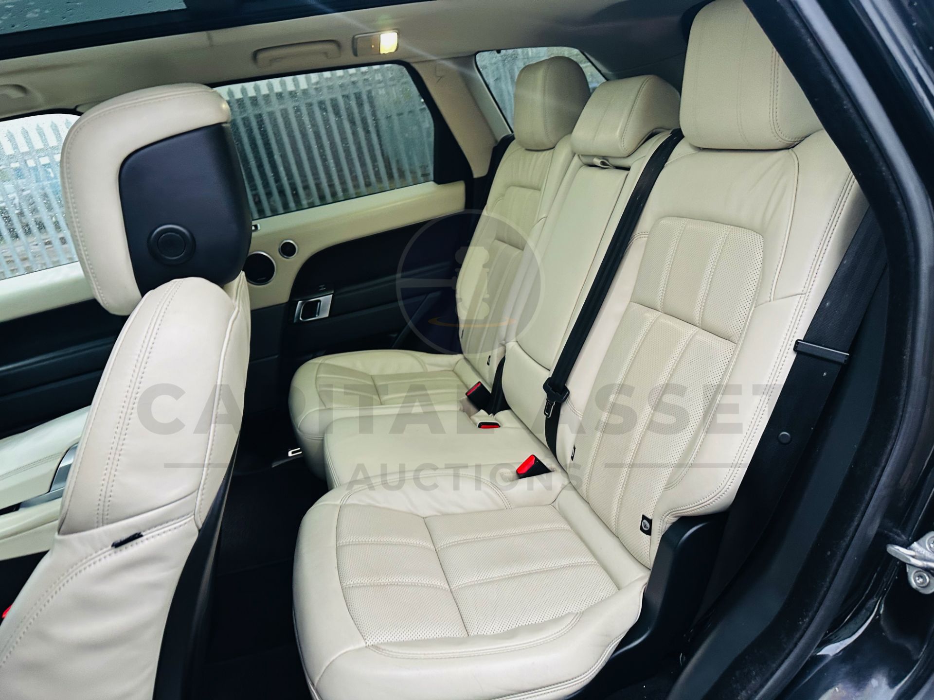 RANGE ROVER SPORT 3.0 "SDV6" AUTO "HSE DYNAMIC" 1 OWNER - 2019 MODEL - SAT NAV - PAN ROOF - NO VAT! - Image 15 of 38