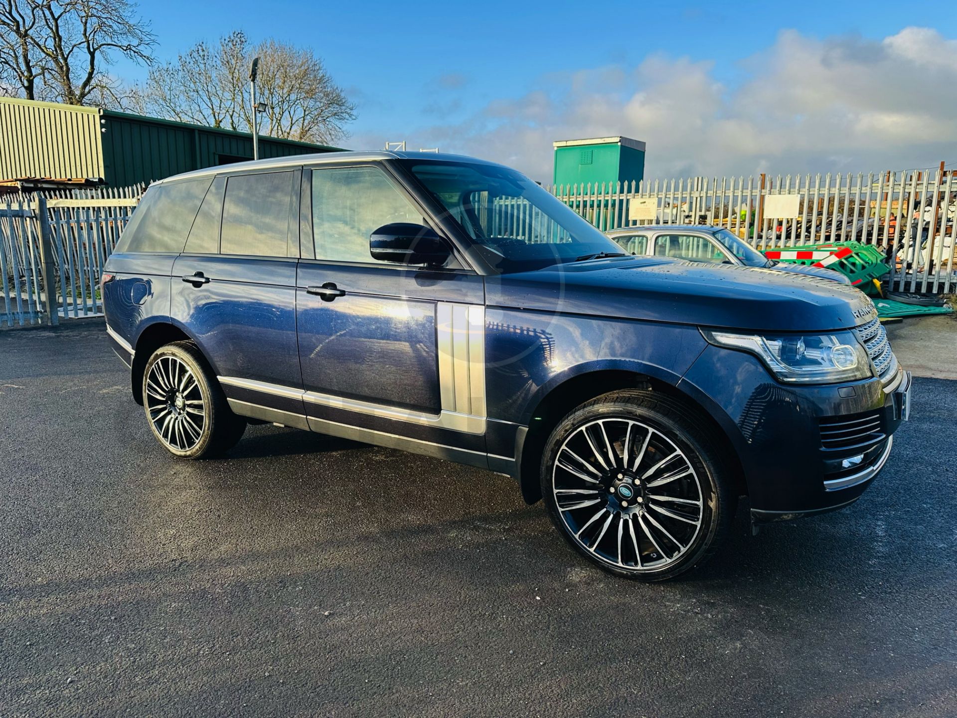 RANGE ROVER VOGUE "3.0 TDV6" AUTO - 17 REG - AIR SUSPENSION - LEATHER -SAT NAV - MEGA SPEC - NO VAT!
