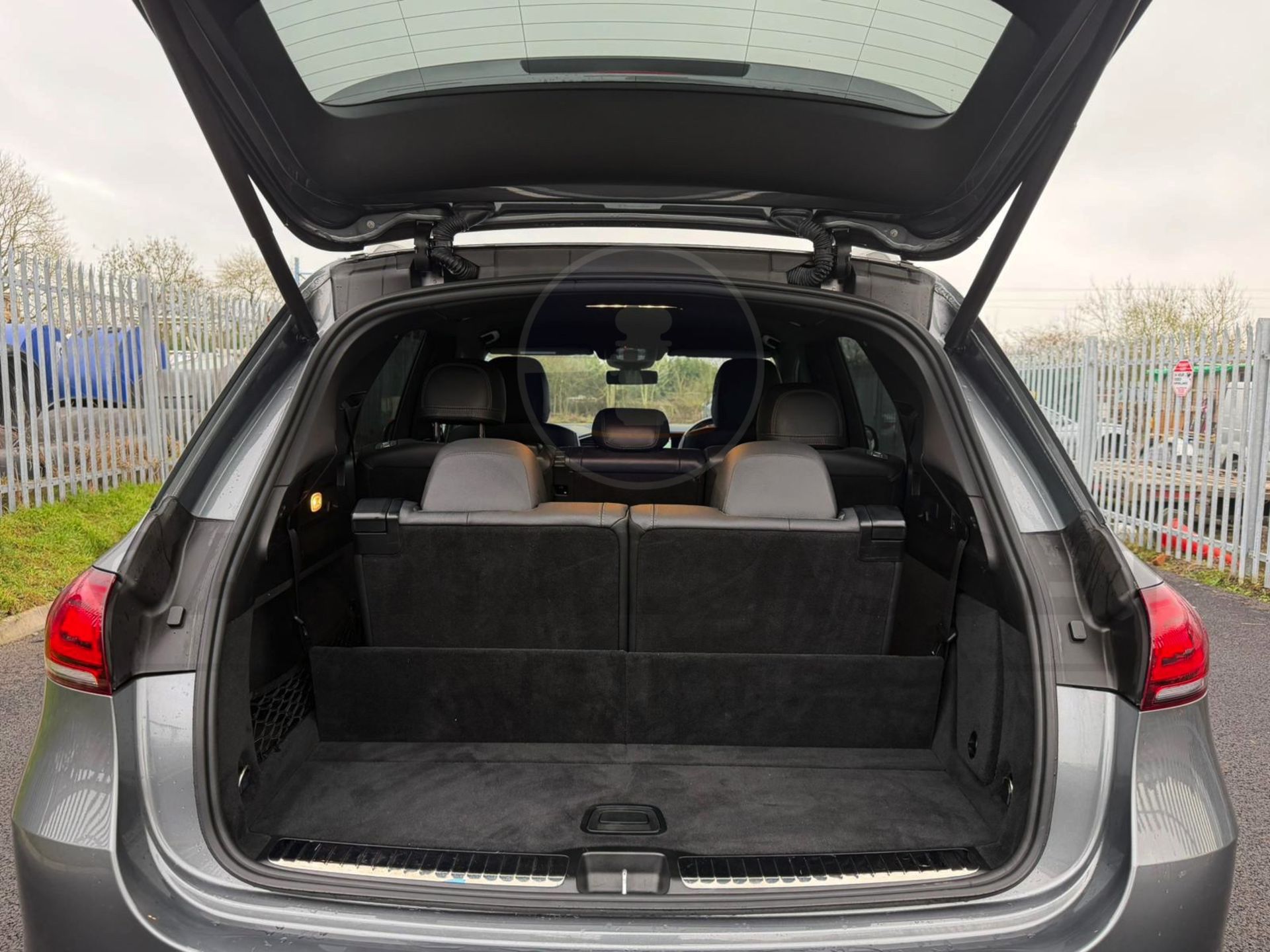 MERCEDES-BENZ GLE 400D *AMG LINE PREMIUM* (2023 - FACELIFT) 3.0 DIESEL - 9G AUTO *7 SEATER* NO VAT!! - Image 38 of 60