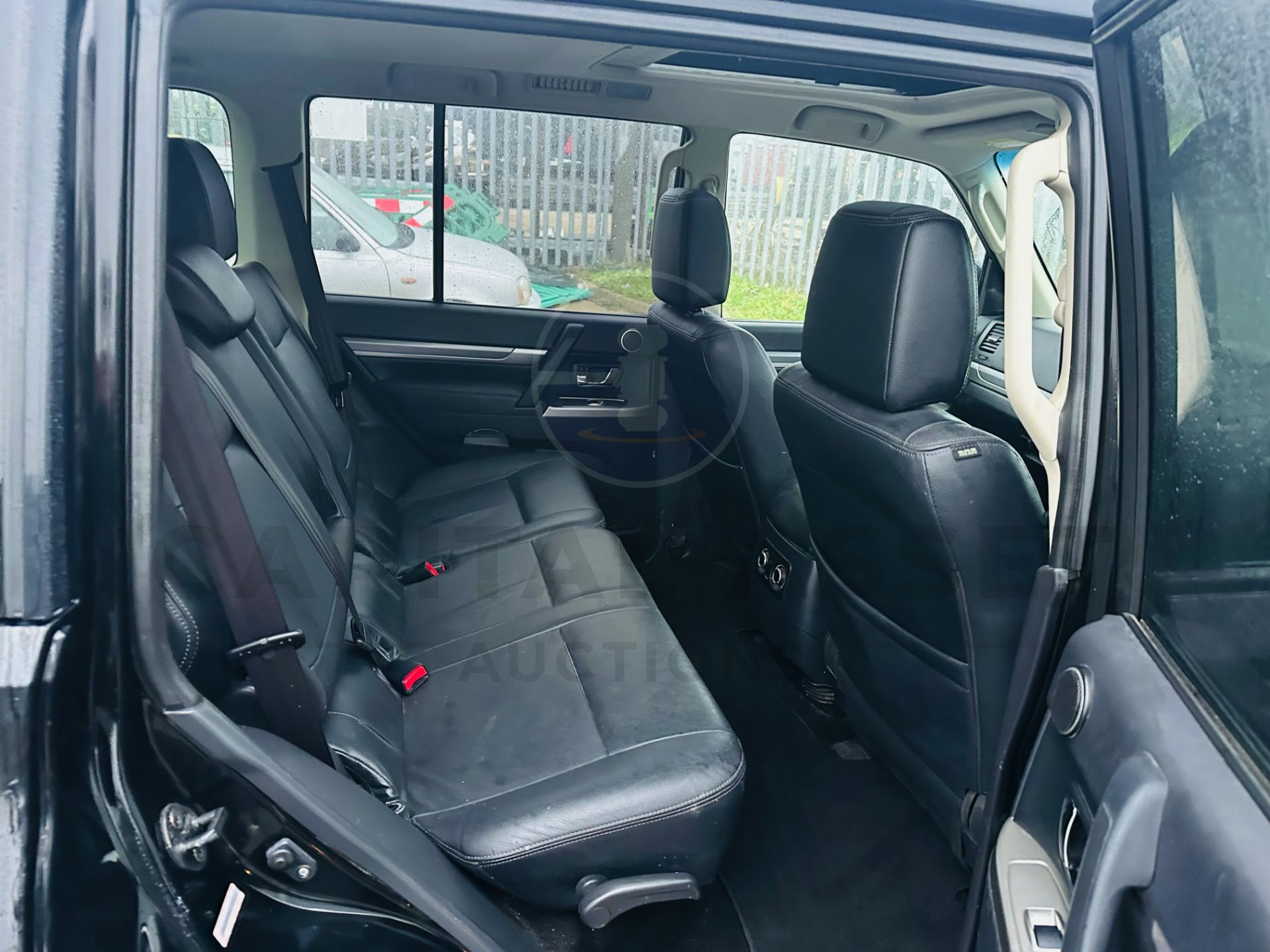(On Sale) MITSUBISHI SHOGUN 3.2 DI-DC "SG3" AUTOMATIC (2018) SAT NAV - LEATHER - PAN ROOF - NO VAT!! - Image 11 of 32