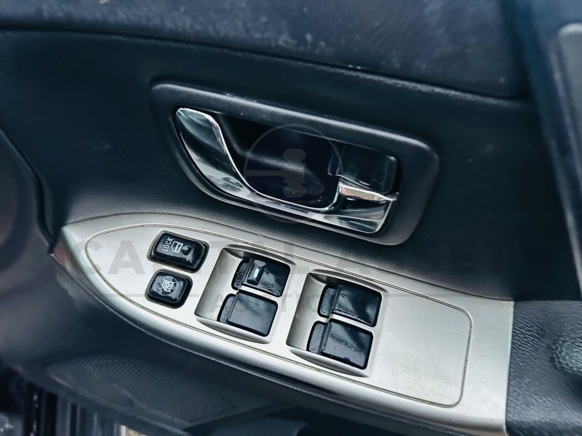 (On Sale) MITSUBISHI SHOGUN 3.2 DI-DC "SG3" AUTOMATIC (2018) SAT NAV - LEATHER - PAN ROOF - NO VAT!! - Image 24 of 32