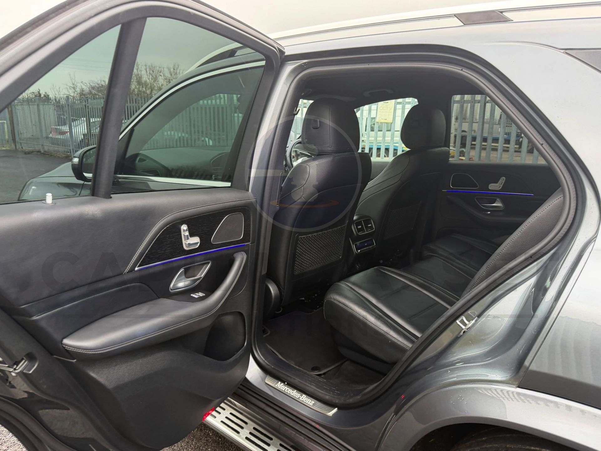 MERCEDES-BENZ GLE 400D *AMG LINE PREMIUM* (2023 - FACELIFT) 3.0 DIESEL - 9G AUTO *7 SEATER* NO VAT!! - Image 27 of 60