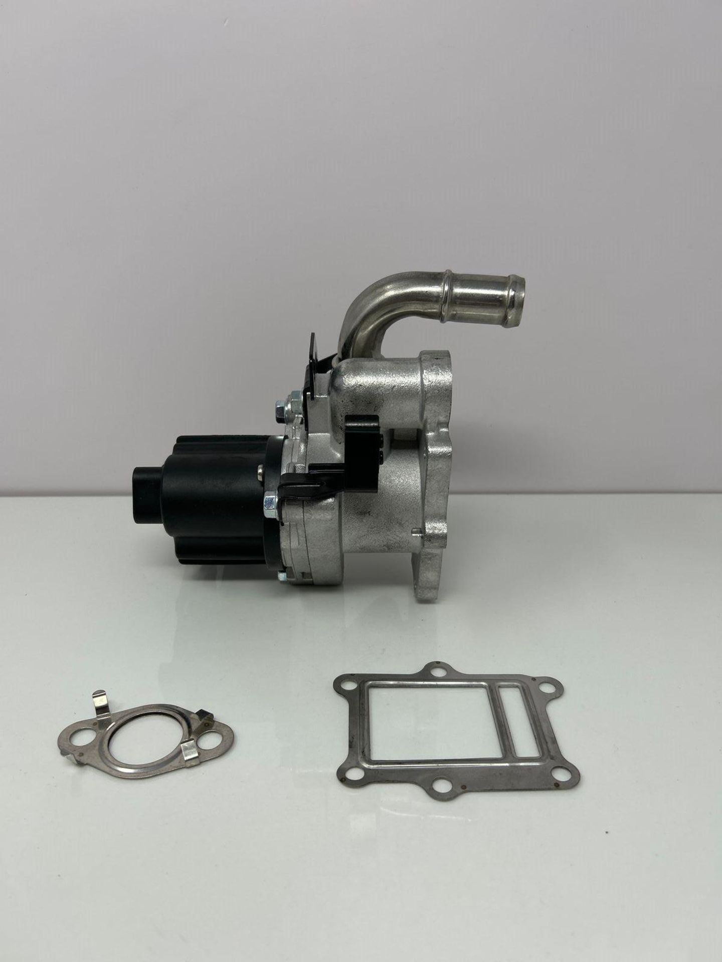 RRP £113.37 - Frankberg EGR Valve for i40 VF iX35 EL ELH LM Carens IV Optima Sportage SL 1.7 CRDi D - Image 4 of 5