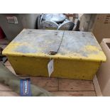 Steel lockable tool box 24x14x9ins