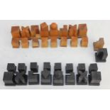 Later reproduction of iconic 1924 Bauhaus chess set designed by Josef Hartwig, complete, king 7cm
