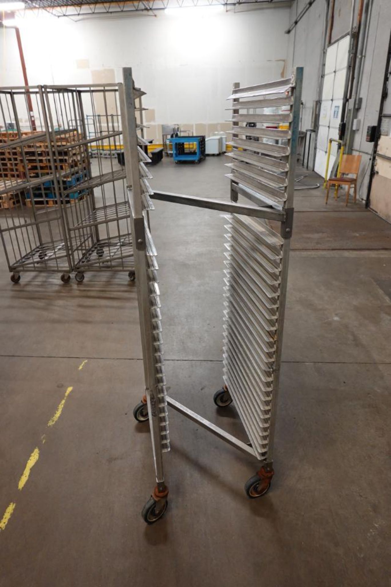 bakery zee mobile nesting racking bkzee Images High... Aluminum nesting Z-Type bakery rack, 26 in. long x 18 in. wide x 70 in ...