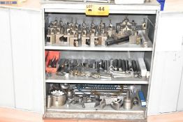LOT/ CABINET WITH LATHE ACCESSORIES - INCLUDING TOOL HOLDERS, BORING BARS, LATHE CUTTERS, CHUCKS,