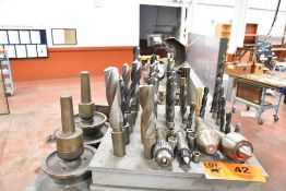 LOT/ LATHE TOOLS WITH STAND - INCLUDING CENTERS, DRILL CHUCKS, DRILLS, REAMERS (LOCATED AT 565 DES