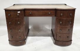 Late 19th / early 20th century mahogany serpentine-fronted desk, with leather top, central drawer,