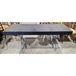 Contemporary B & B Italia Maxalto Simplice writing desk, the black stained top with two small frieze