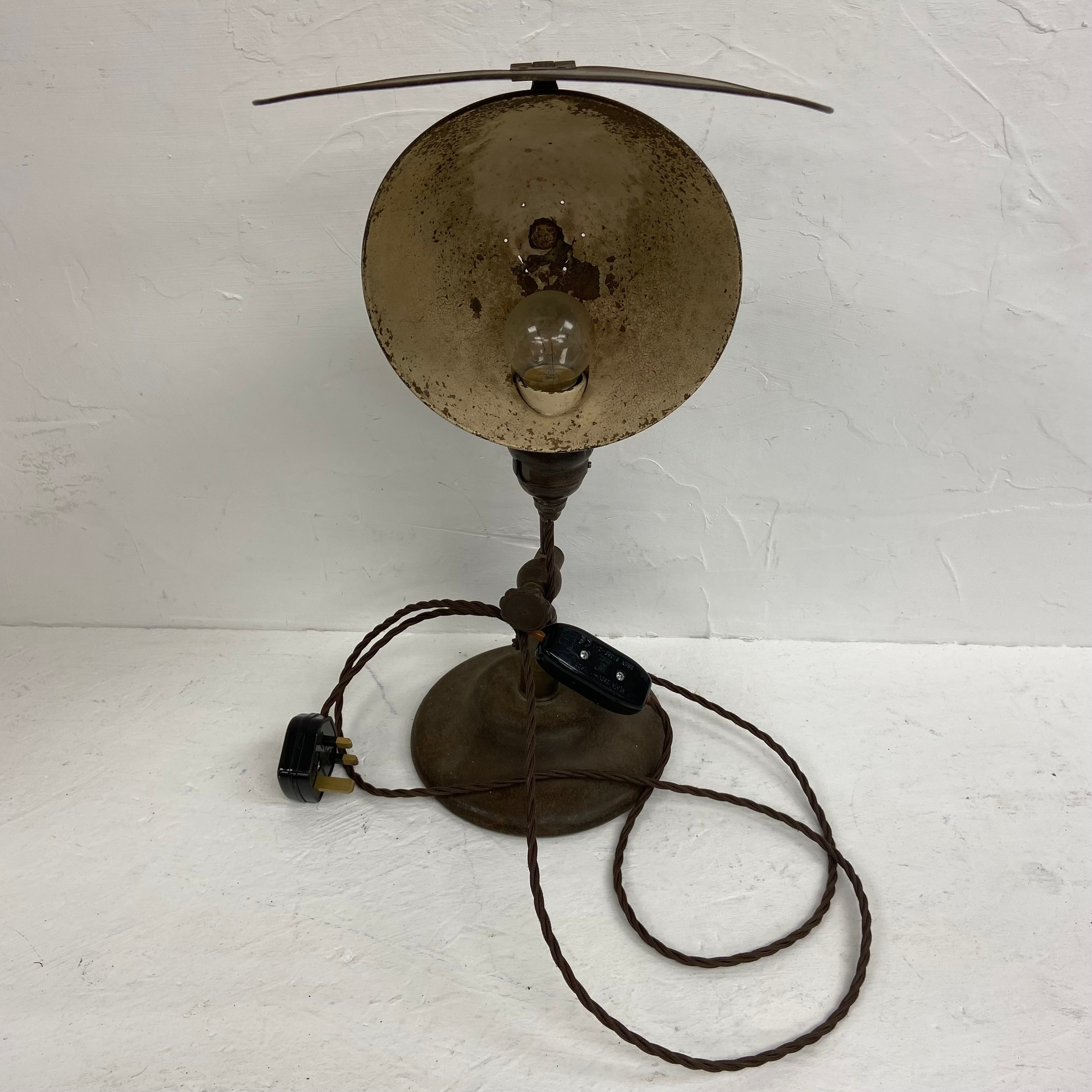 A mixed collection of military interest to include an early to mid 20th century U.S. Army Signal - Image 8 of 24