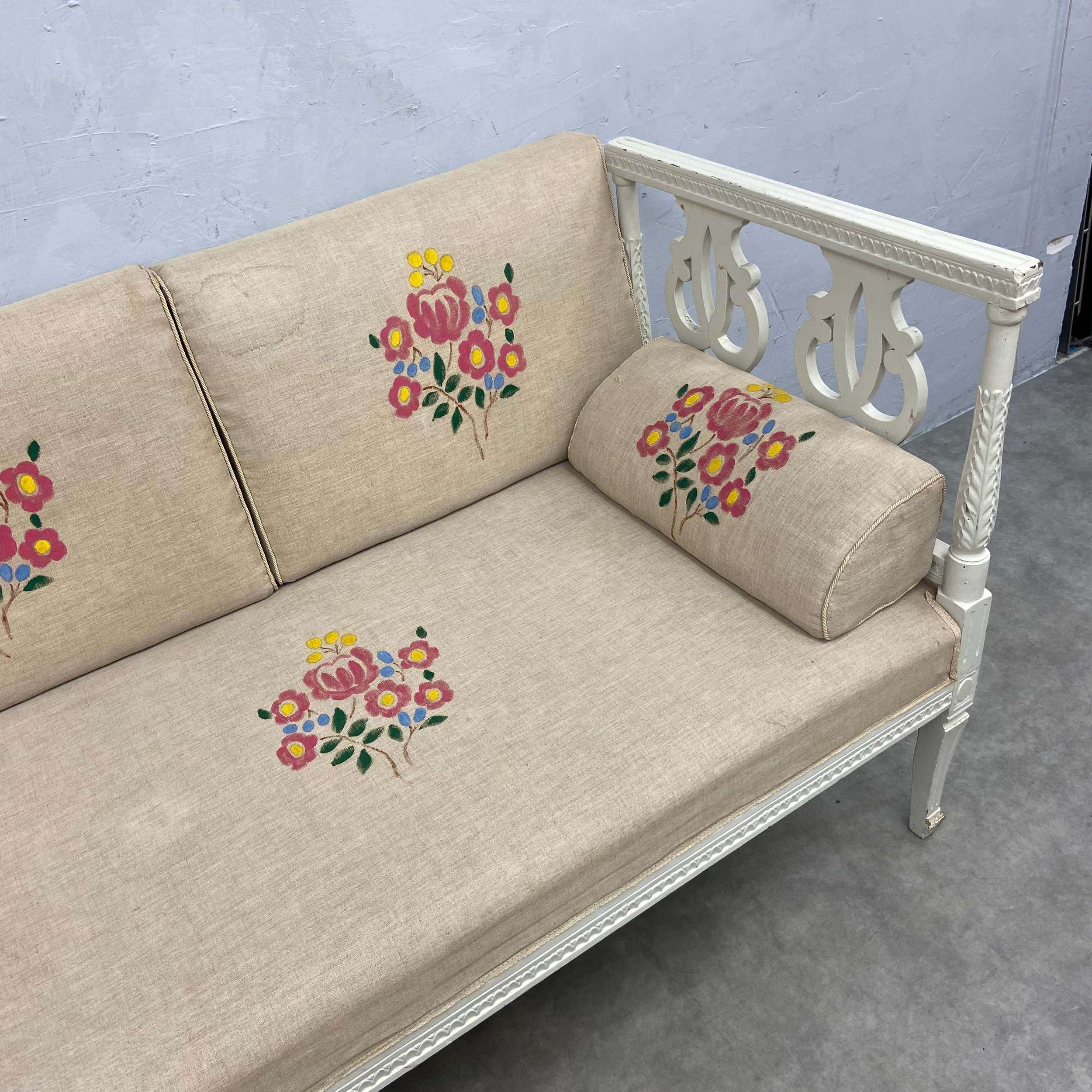 A 19th century Gustavian window seat or day bed with needlework upholstered seat raised on a painted - Image 6 of 6