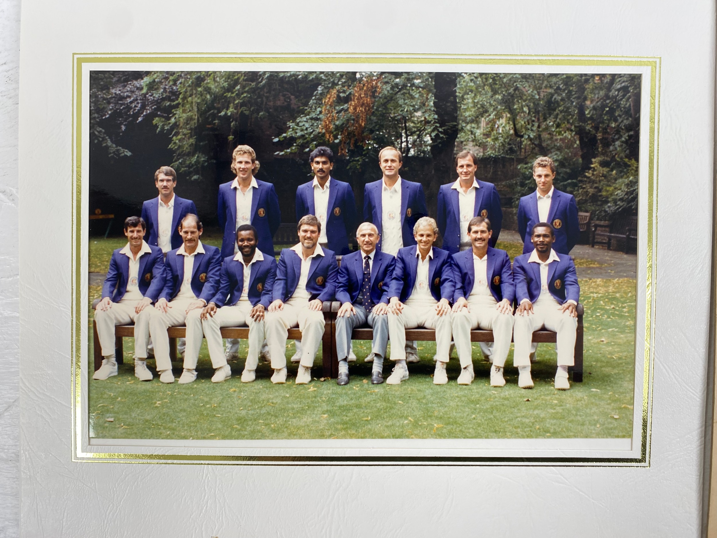 A vintage hand signed 1987 India & Pakistan World Cup photographic portrait of the England cricket - Image 8 of 10
